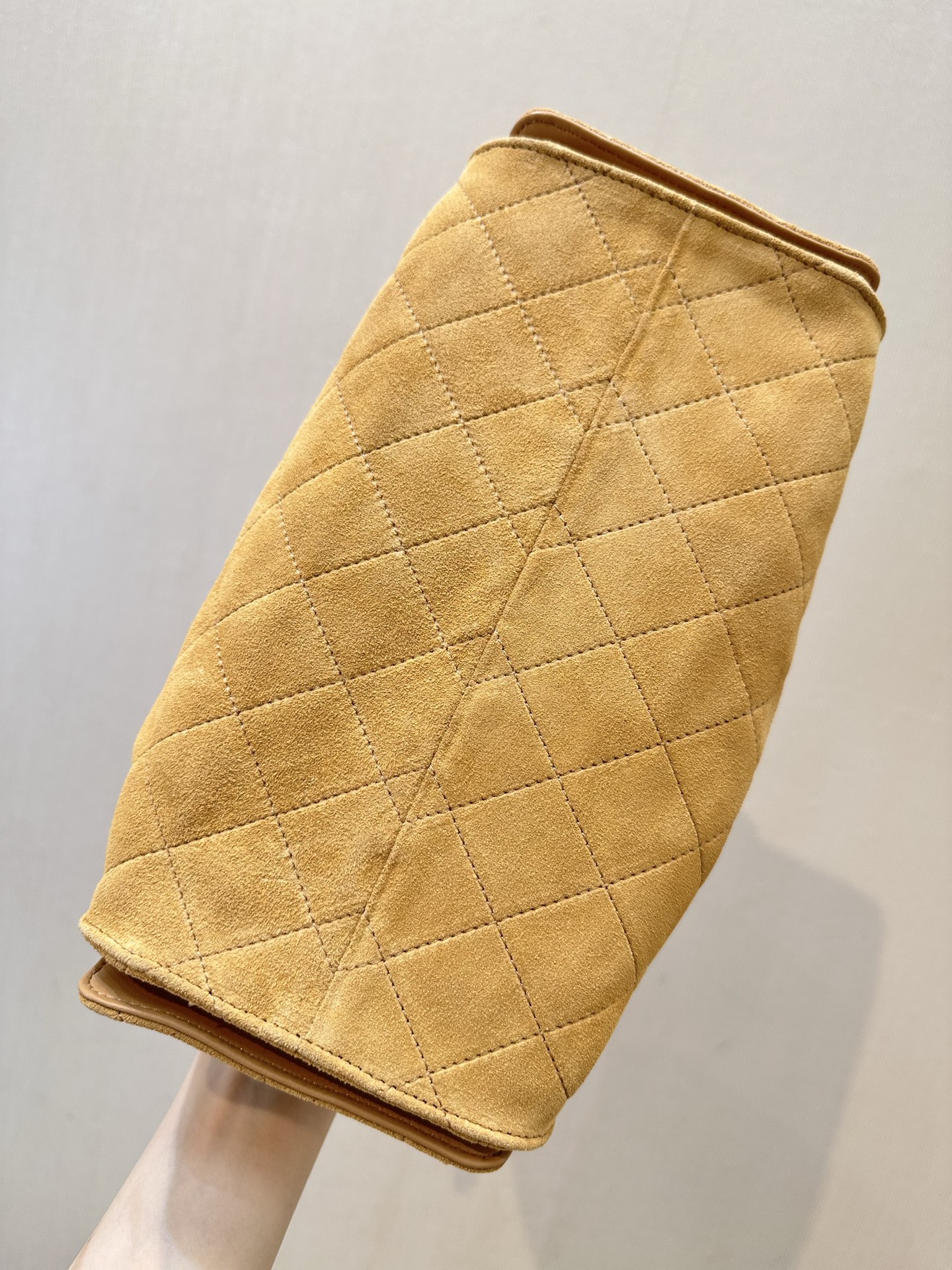 Chanel 25C Hobo Bag: Suede Leather, Gold-Tone Hardware, and Double C Logo 10 i1750154145099 7372 0 7
