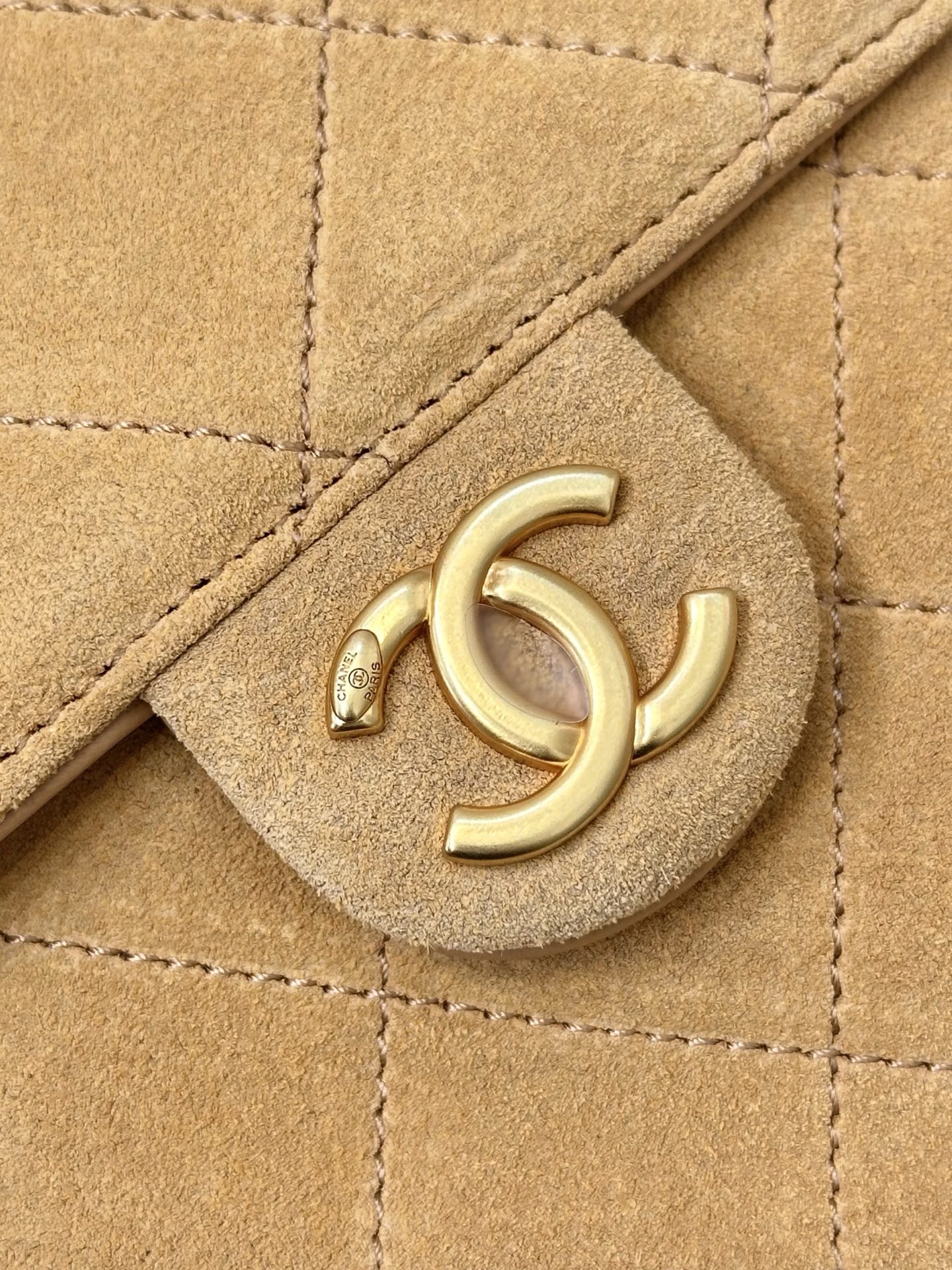 Chanel 25C Hobo Bag: Suede Leather, Gold-Tone Hardware, and Double C Logo 9 i1750154145104 5487 0 6