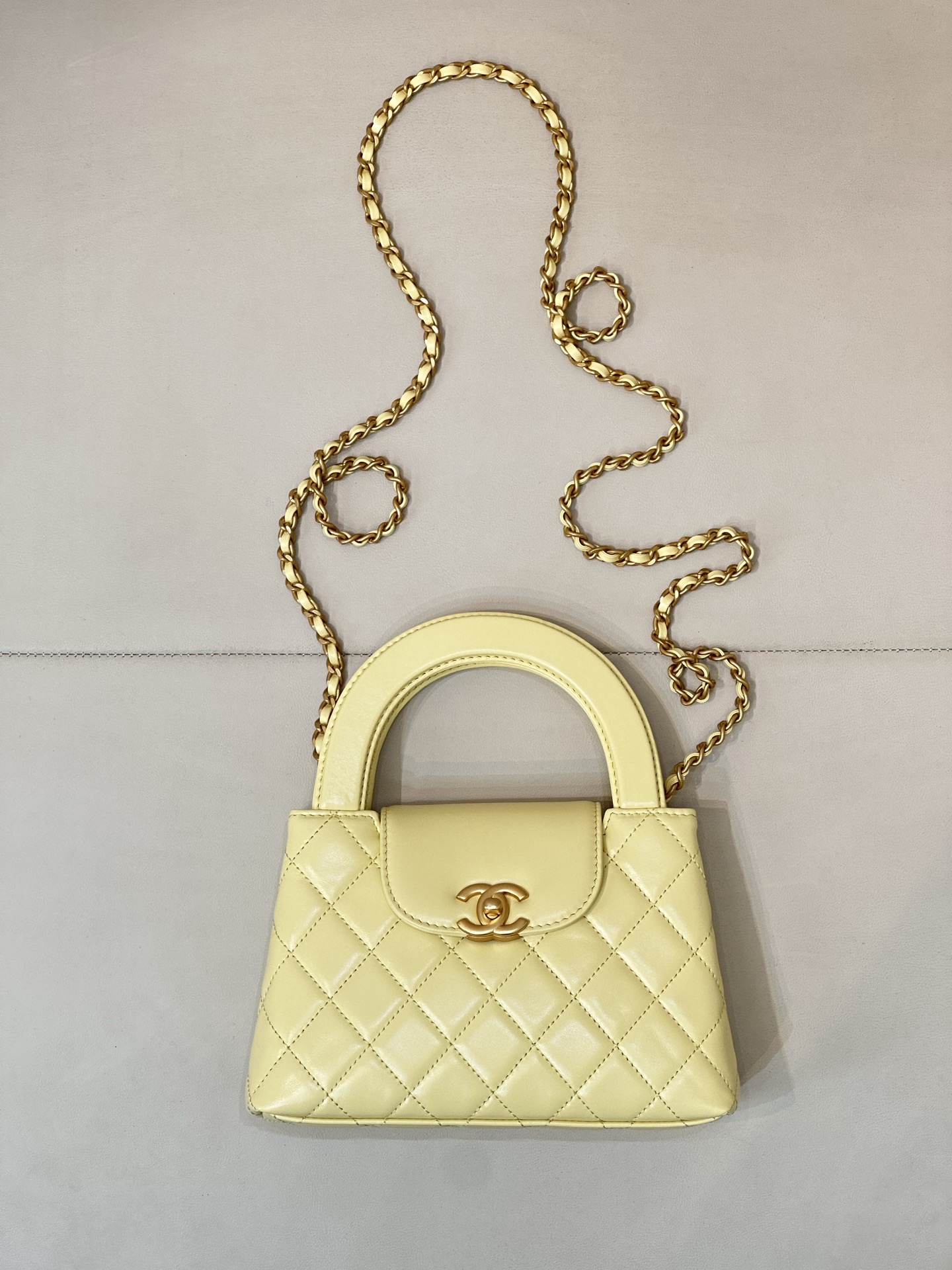 Chanel 24P Kelly Chain Bag: A Modern Twist on a Classic Icon 1 i1750154232874 3362 0 0