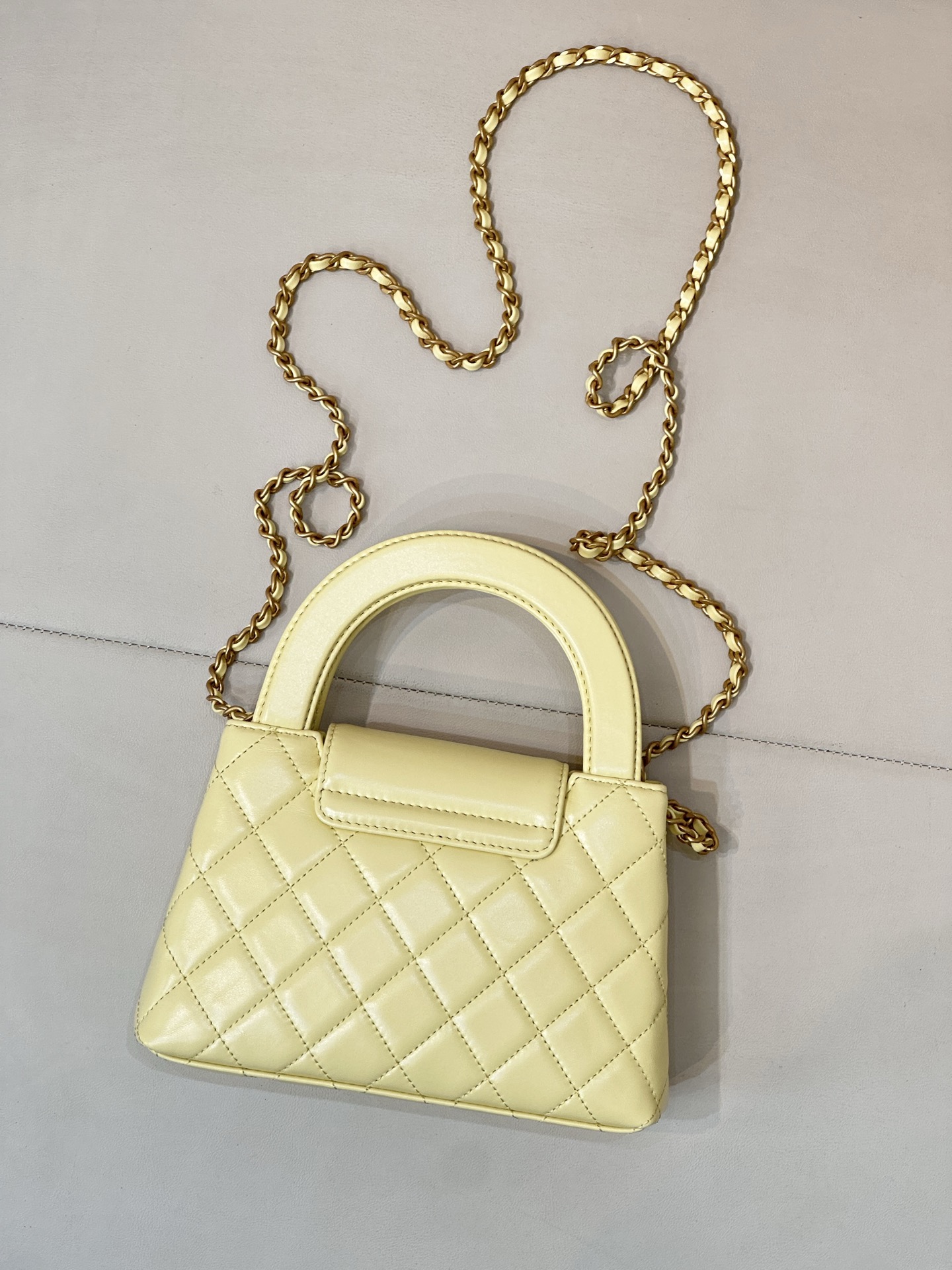 Chanel 24P Kelly Chain Bag: A Modern Twist on a Classic Icon 9 i1750154232898 9381 0 8