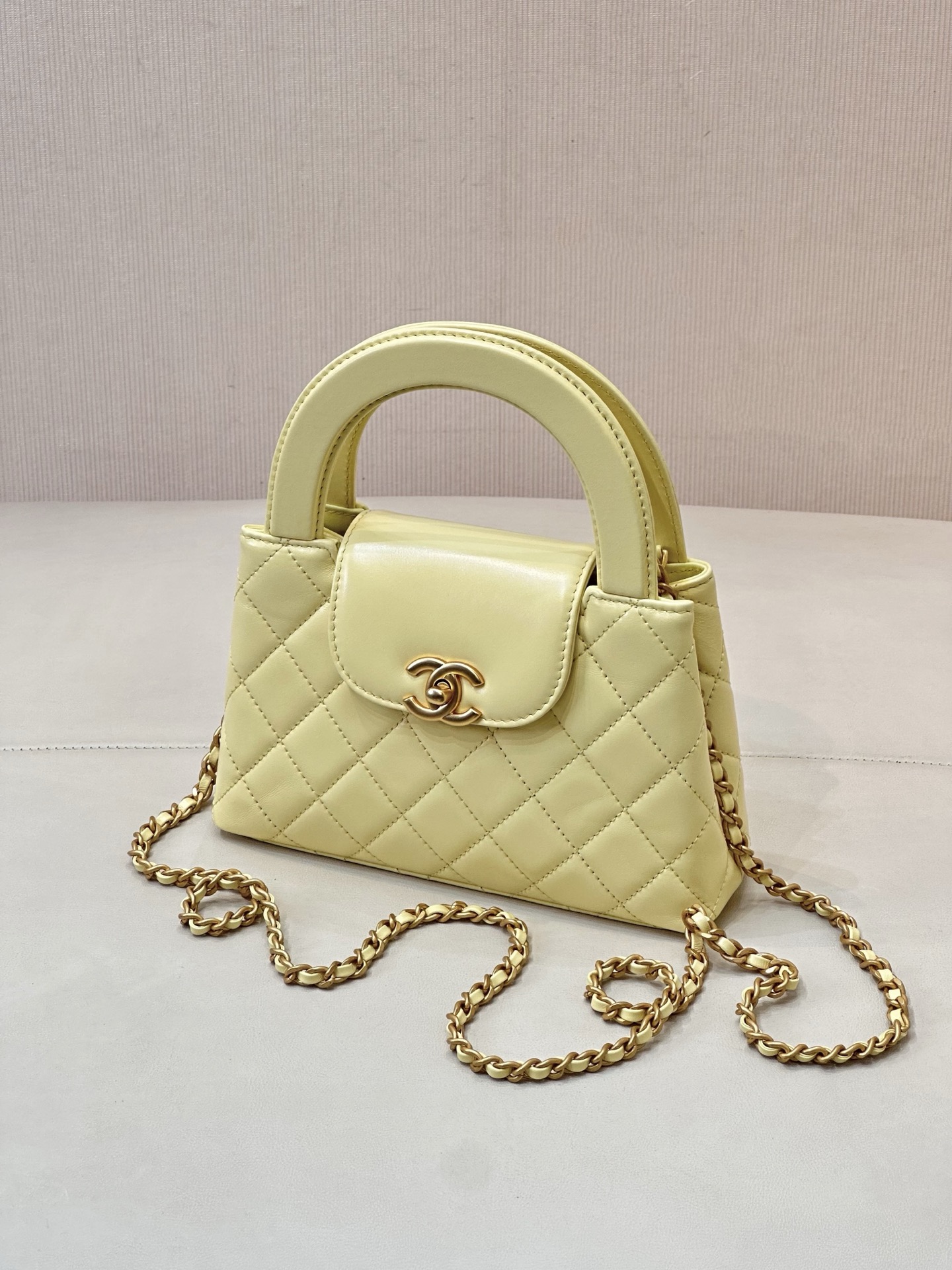 Chanel 24P Kelly Chain Bag: A Modern Twist on a Classic Icon 6 i1750154234012 1814 0 5