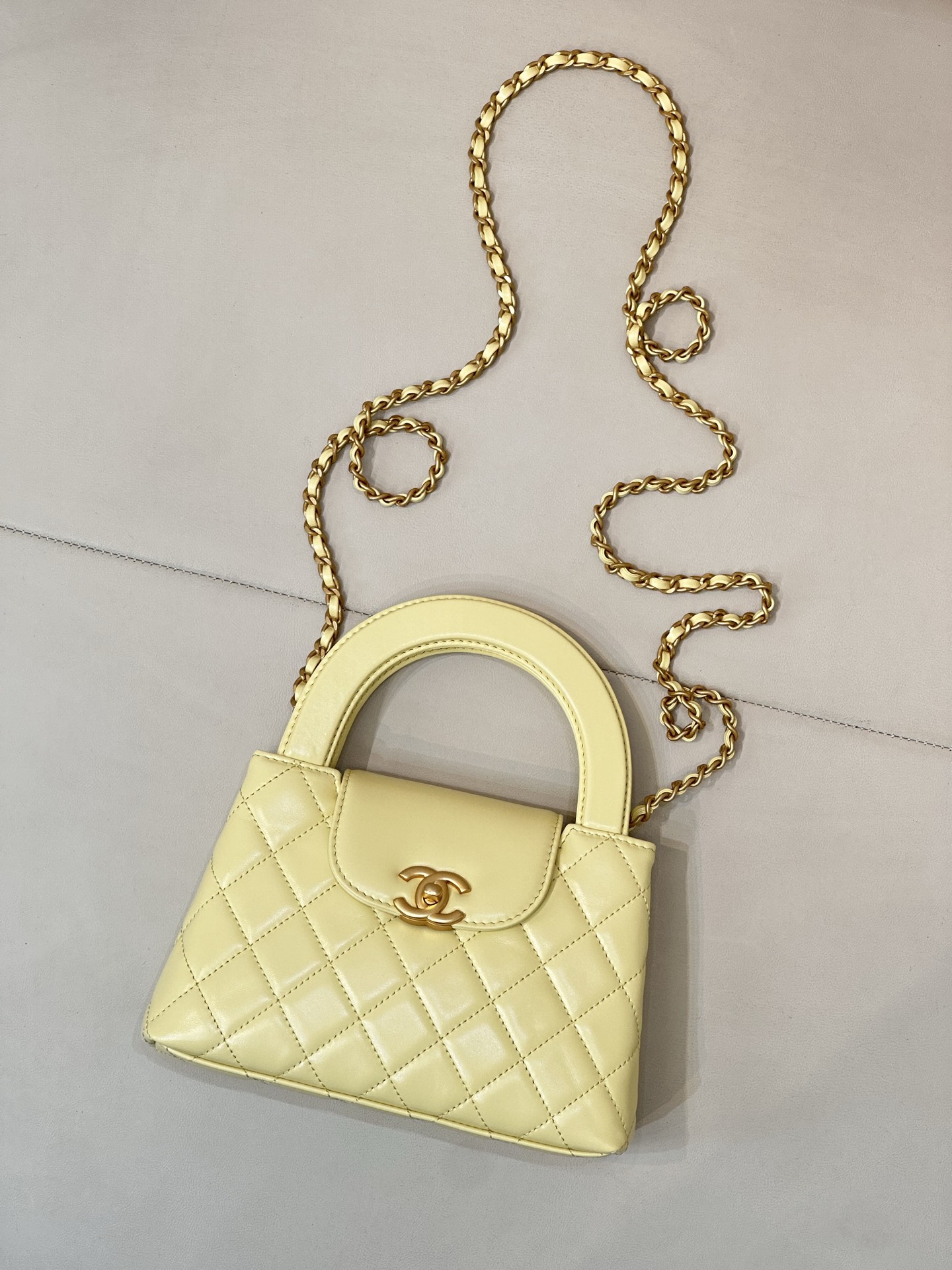 Chanel 24P Kelly Chain Bag: A Modern Twist on a Classic Icon 2 i1750154234057 7691 0 1