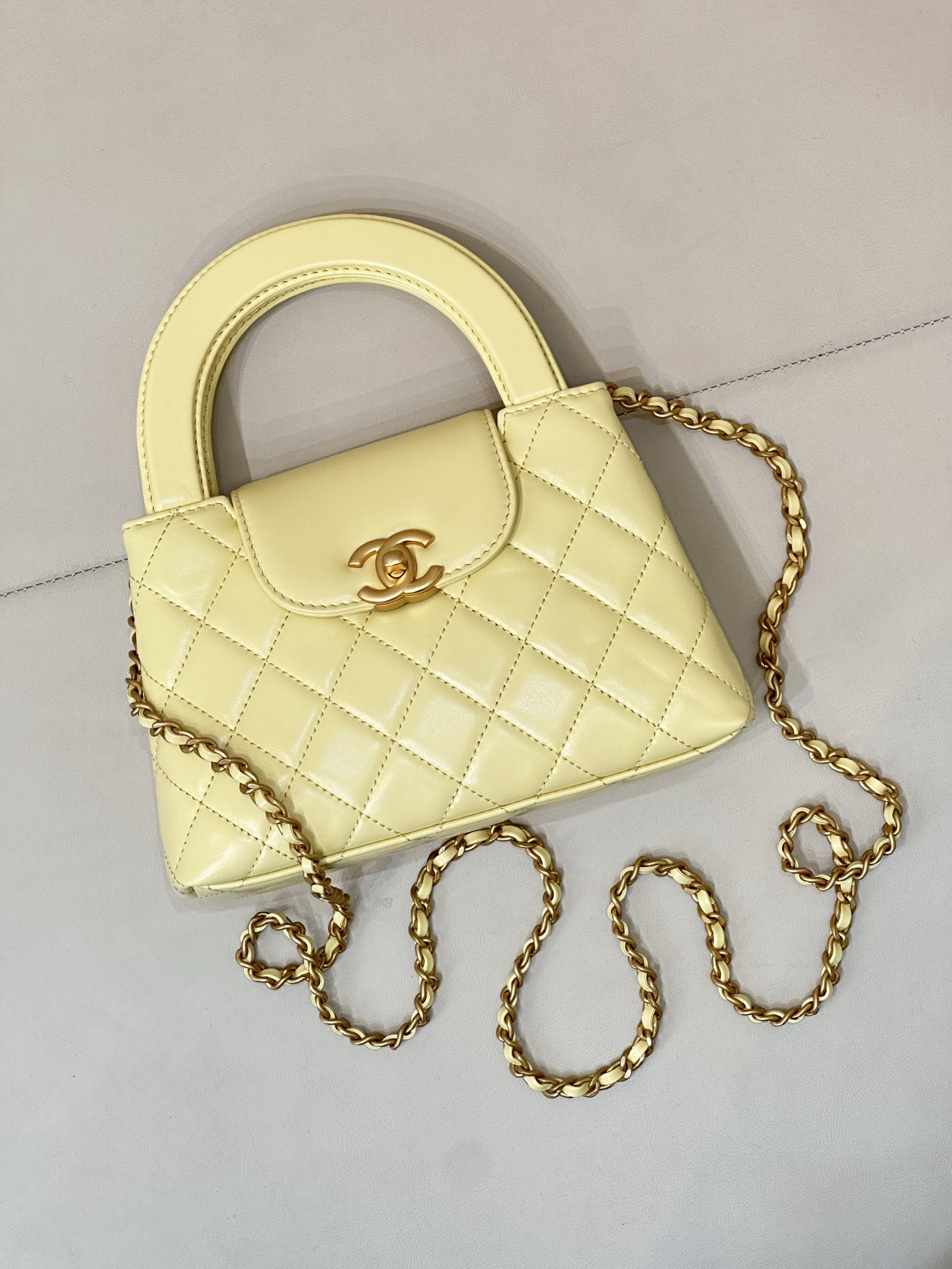 Chanel 24P Kelly Chain Bag: A Modern Twist on a Classic Icon 4 i1750154234127 6362 0 3