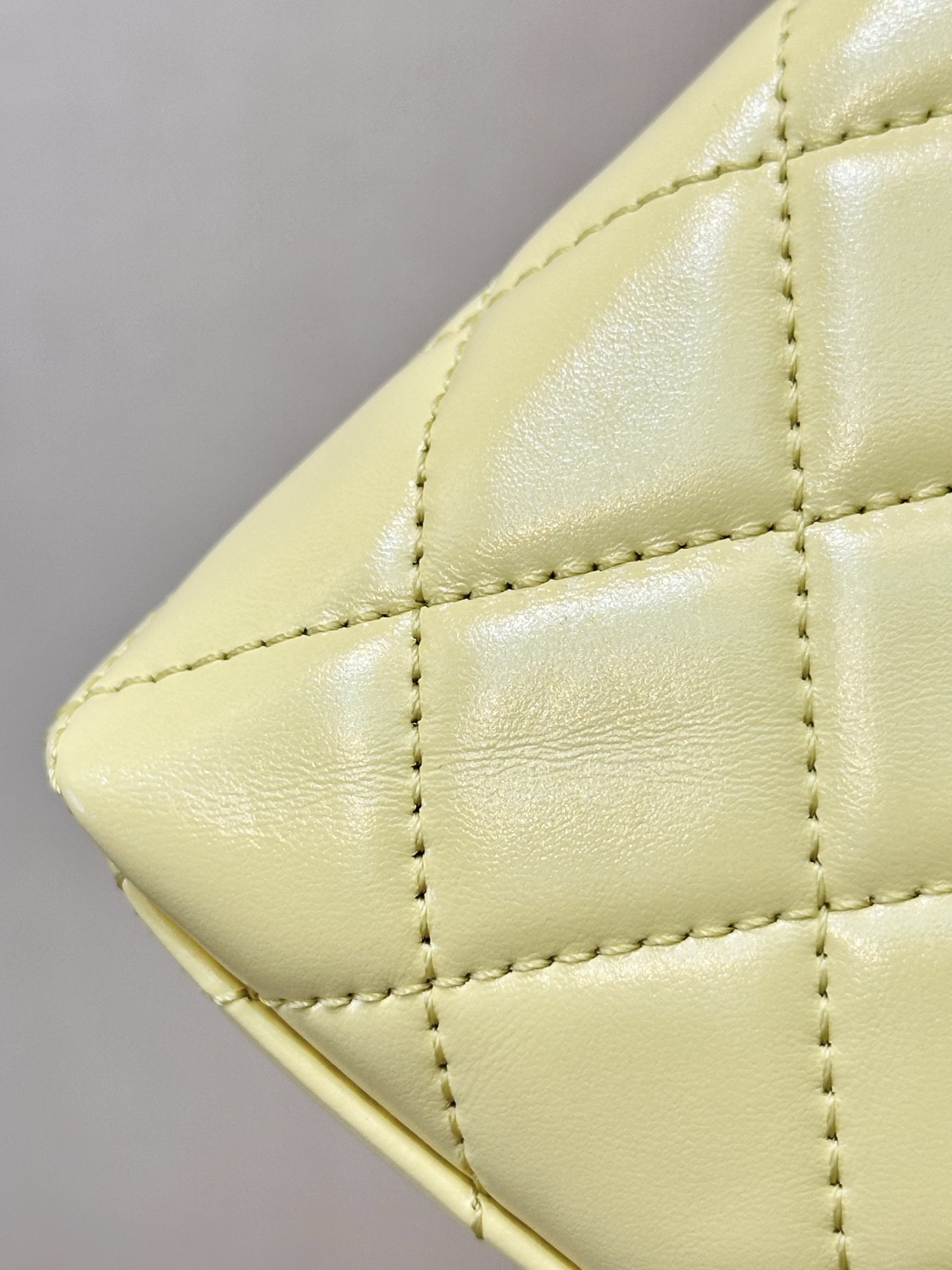 Luxurious Quilted Leather Material - Supple, Resilient, and Radiant 3 i1750154315849 3141 0 1