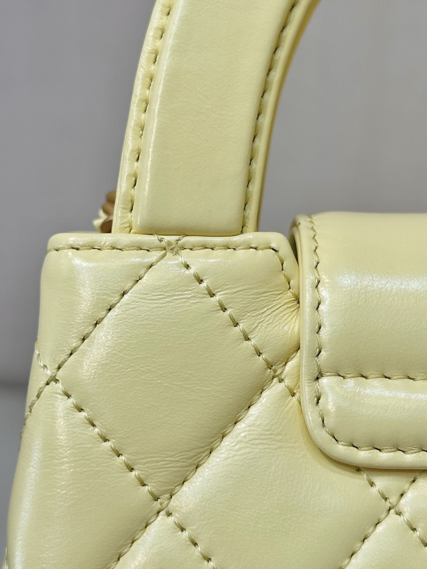 Chanel Vintage Top Handle Flap Bag Lambskin Mini Yellow Gold Hardware 4 i1750154333473 8256 0 2