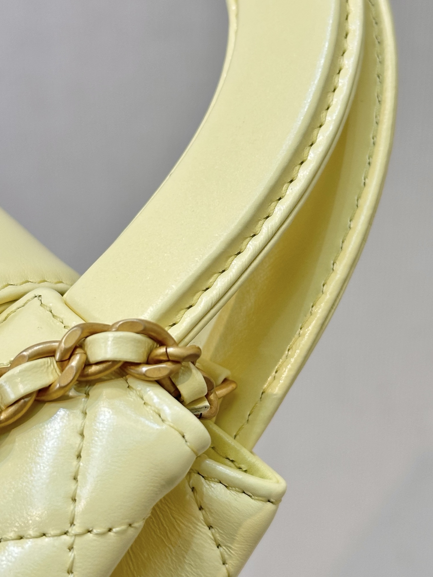 Chanel Vintage Top Handle Flap Bag Lambskin Mini Yellow Gold Hardware 5 i1750154333500 5299 0 3