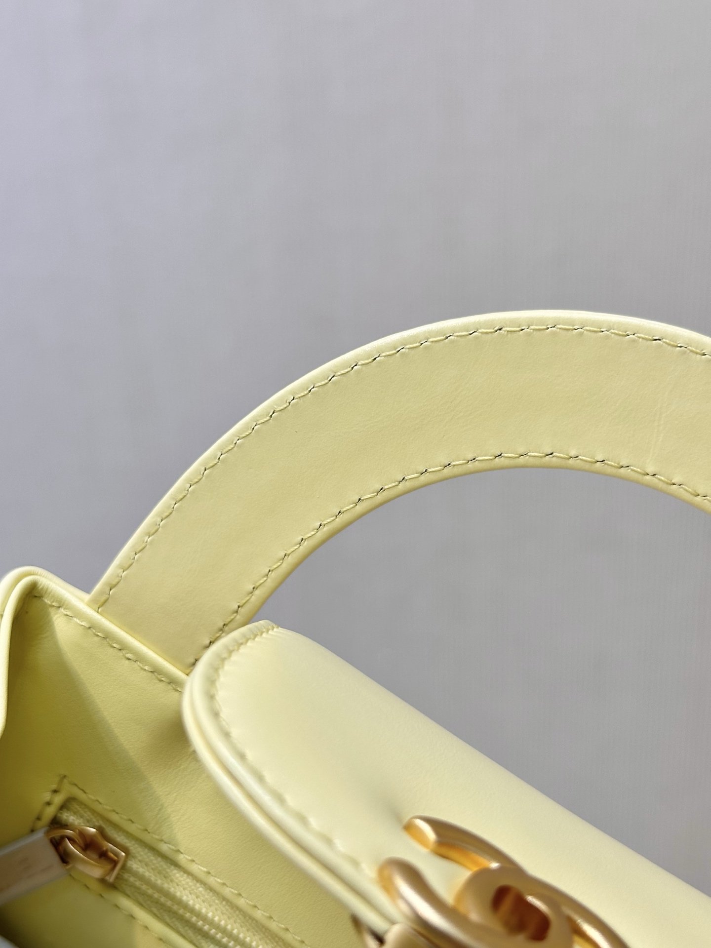 Chanel Vintage Top Handle Flap Bag Lambskin Mini Yellow Gold Hardware 9 i1750154333569 4895 0 7