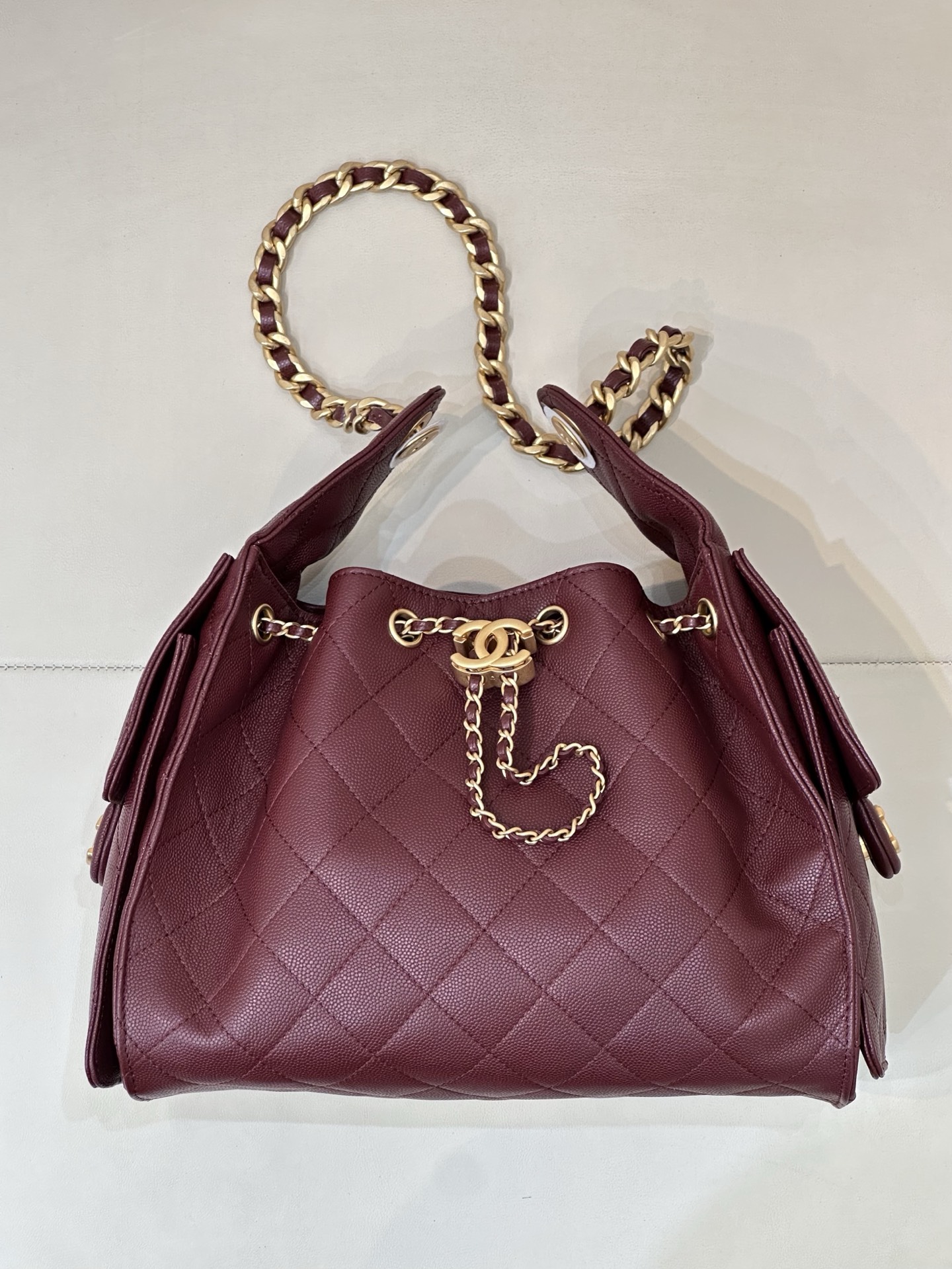 CHANEL 25C早春 マルチポケット Hobo 純正レザー ボール型シボ牛革 ミディアム カジュアルでリラックス感