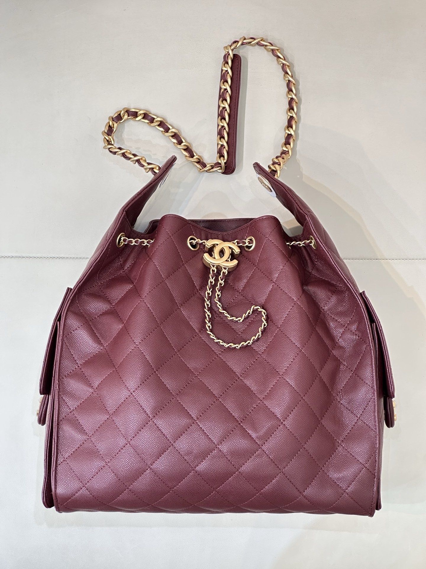 CHANEL 25C 얼리 스프링 멀티 포켓 Hobo 정품 가죽 볼그레인 카우하이드 미디엄 캐주얼한 느긋함