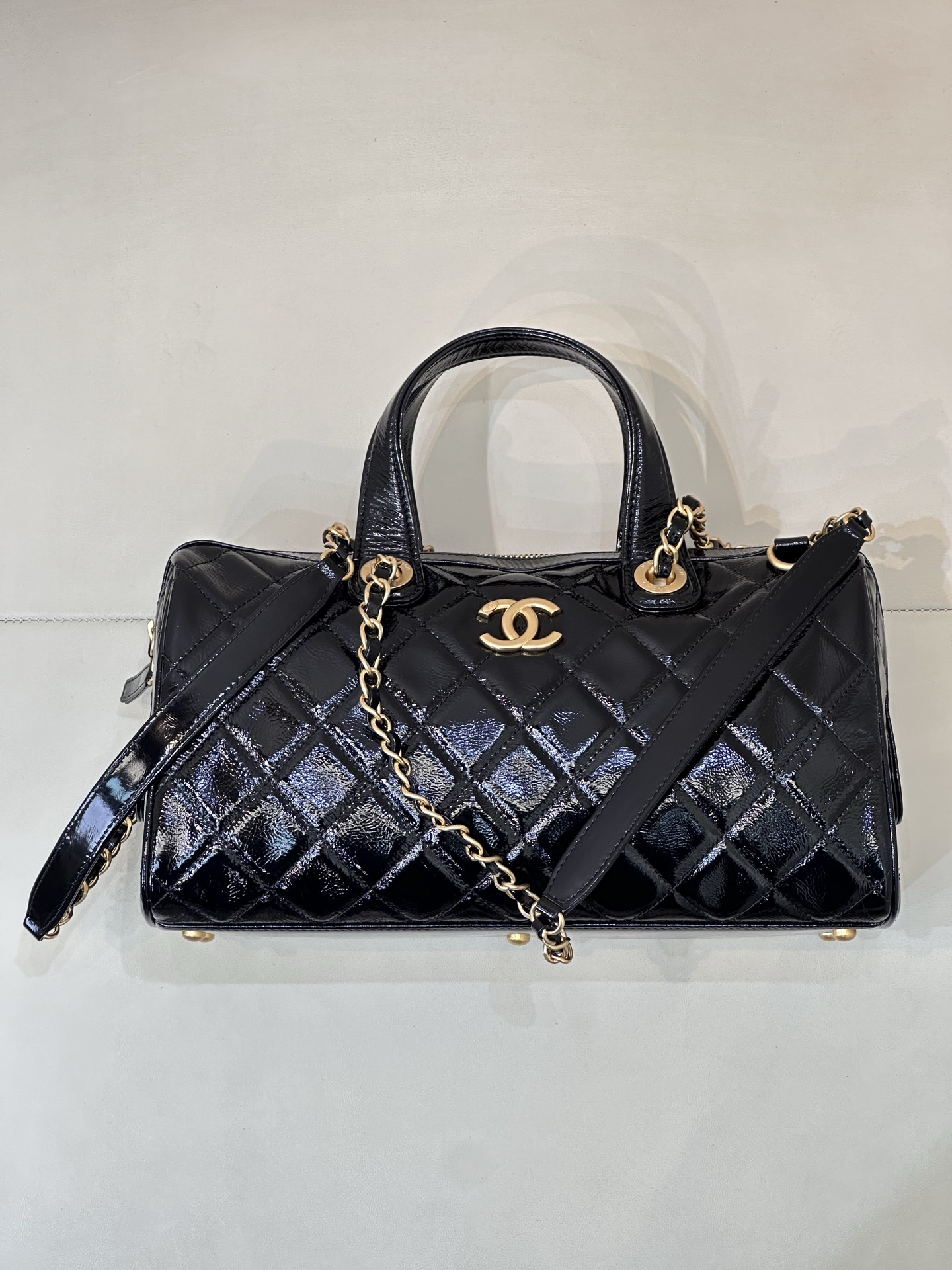 CHANEL 25A Sac bowling double poignée double chaîne bandoulière matelassé logo double C grande capacité ancien canal exclusif - qualité supérieure