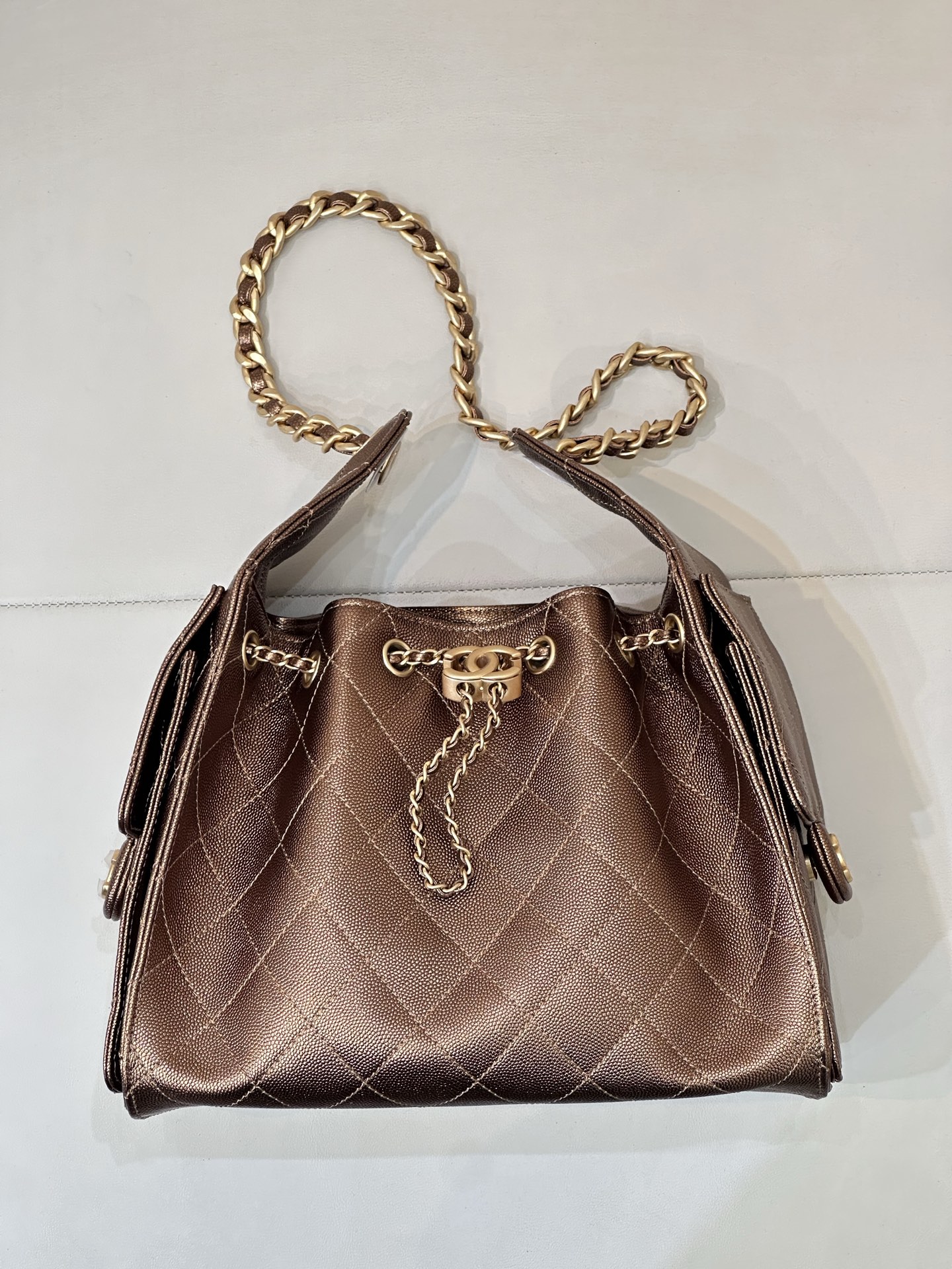 CHANEL 25C 얼리 스프링 멀티 포켓 Hobo 정품 가죽 볼그레인 카우하이드 미디엄 캐주얼한 느긋함