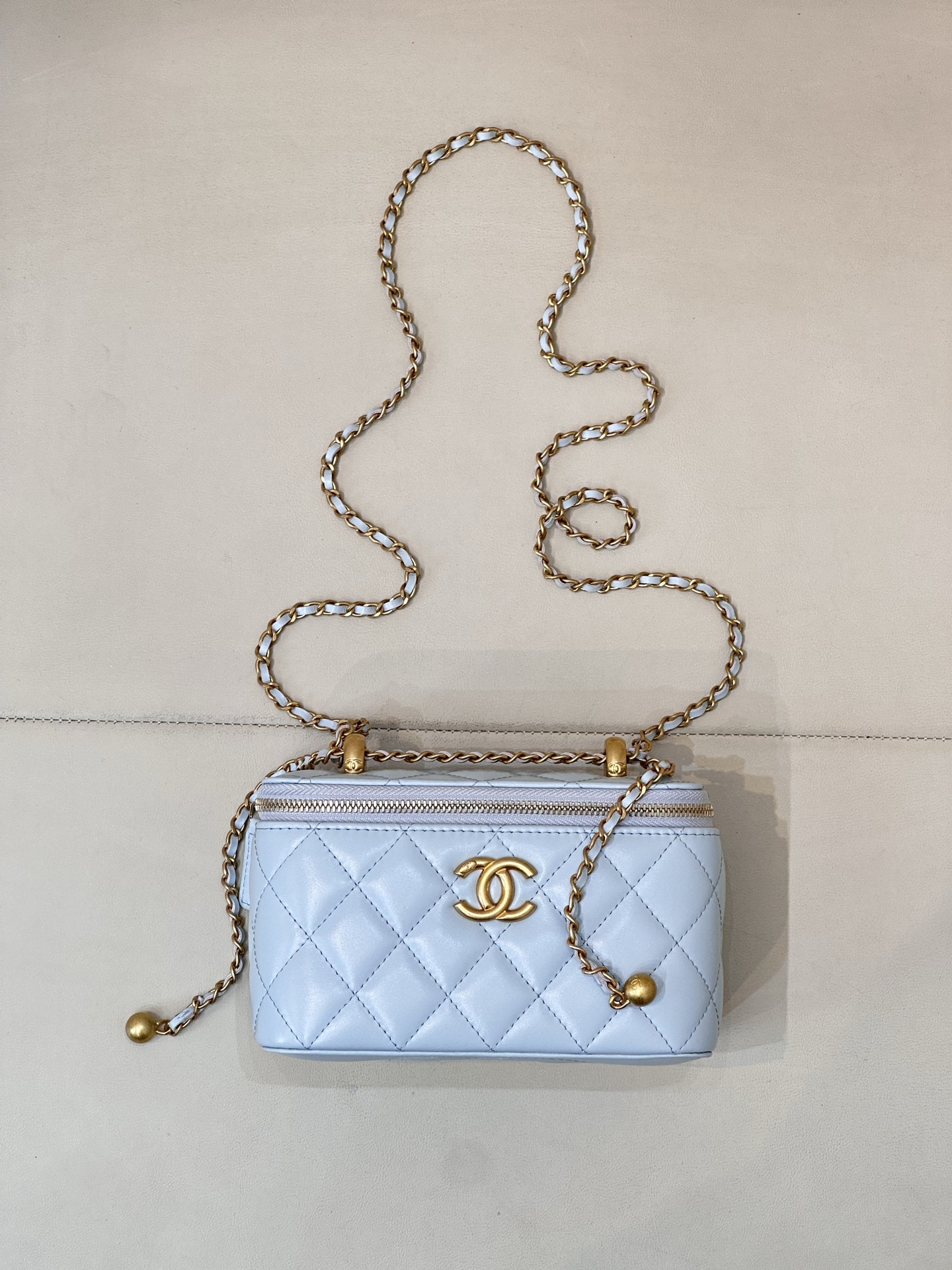 CHANEL 2292/3651 Double Pearl Mini Box Bag, Double Gold Pearls, Adjustable Chain, Multiple Ways to Wear, Exquisite and Versatile, Mini Long Style - Top Quality