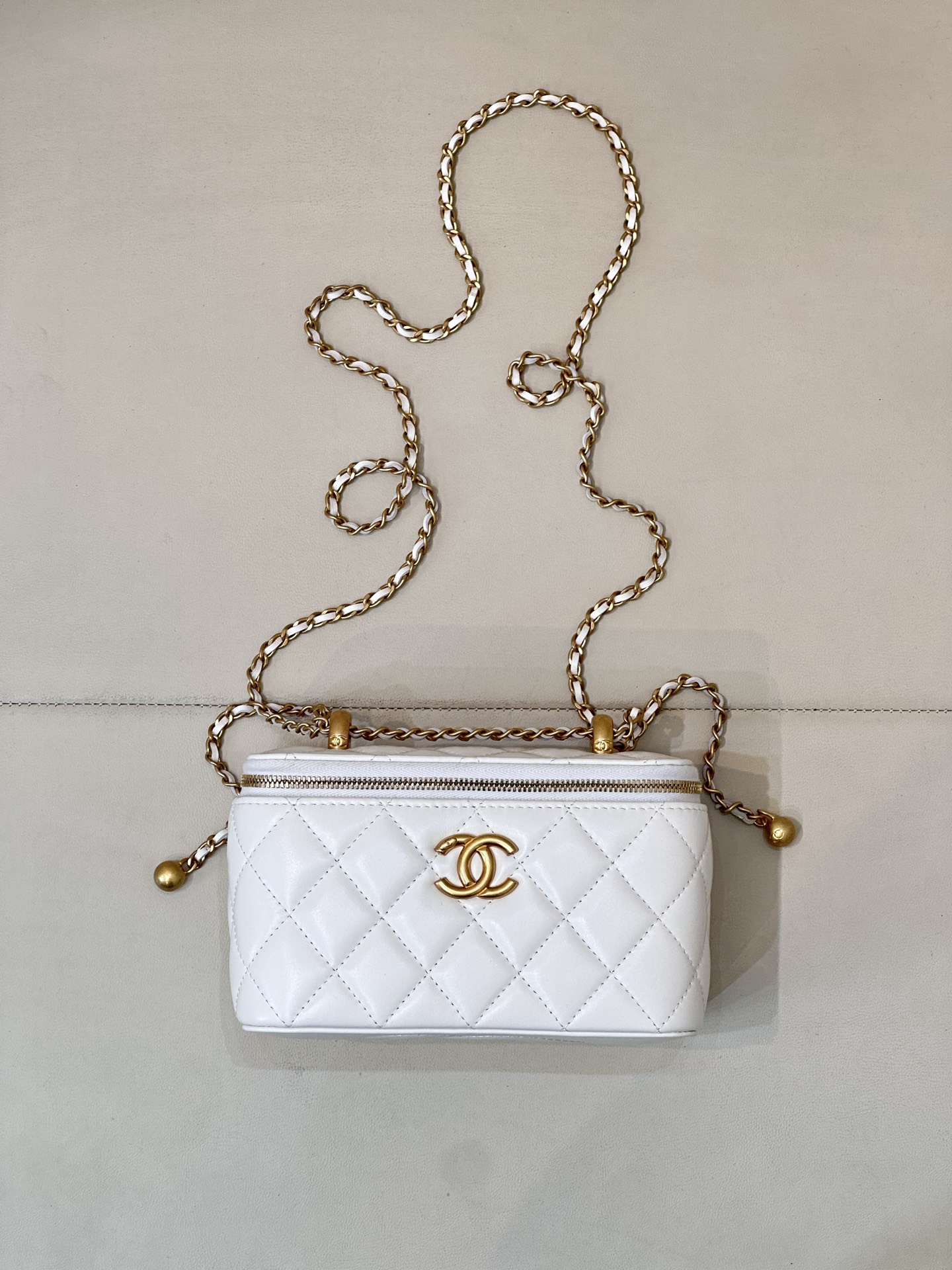 CHANEL 2292/3651 Double Pearl Mini Box Bag, Double Gold Pearls, Adjustable Chain, Multiple Ways to Wear, Exquisite and Versatile, Mini Long Style - Top Quality