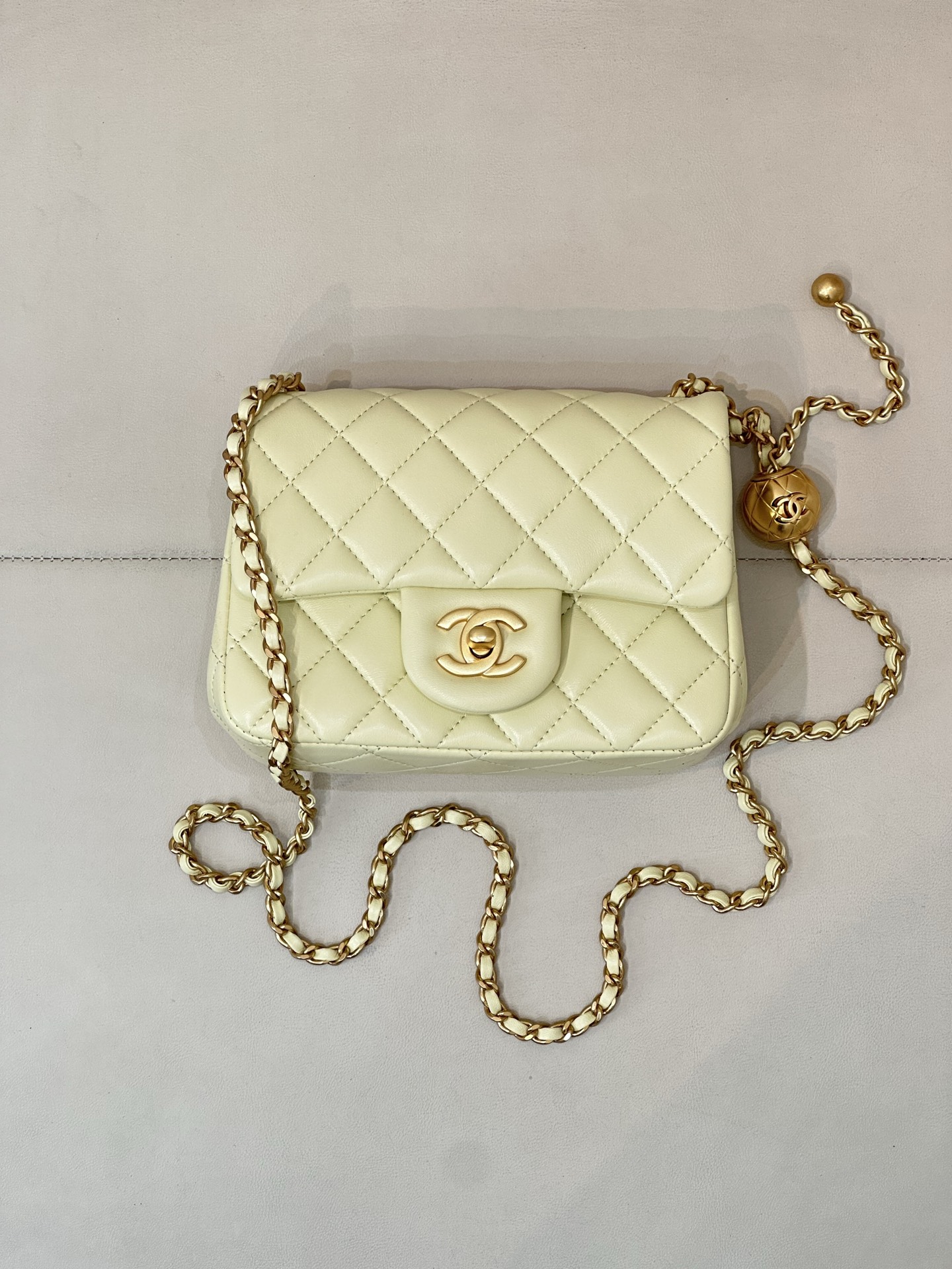 CHANEL 純正皮革 ラムスキン キルティング 定番資産価値モデル 柔らかく厚みのある チェーンショルダーバッグ-最高品質