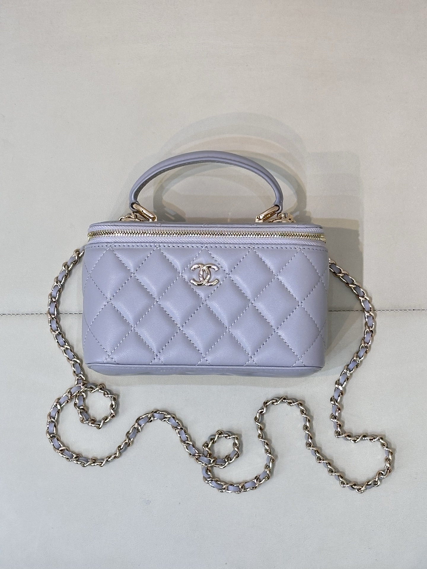 CHANEL Trendycc sac box matelassé en agneau, barre métallique horizontale, forme structurée, nouveau modèle raffiné, canal italien, en stock - qualité supérieure