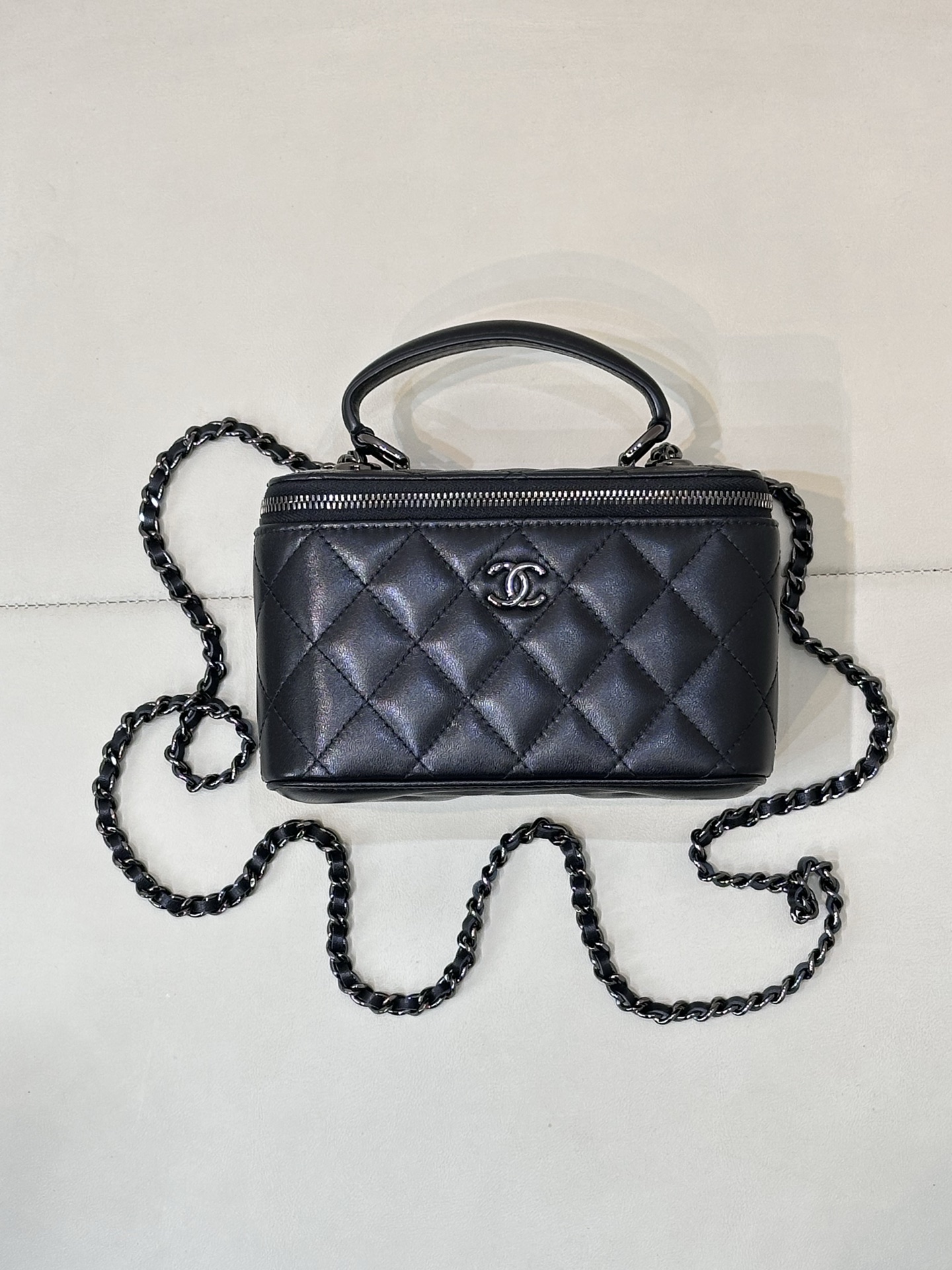 CHANEL Trendycc sac box matelassé en agneau, barre métallique horizontale, forme structurée, nouveau modèle raffiné, canal italien, en stock - qualité supérieure