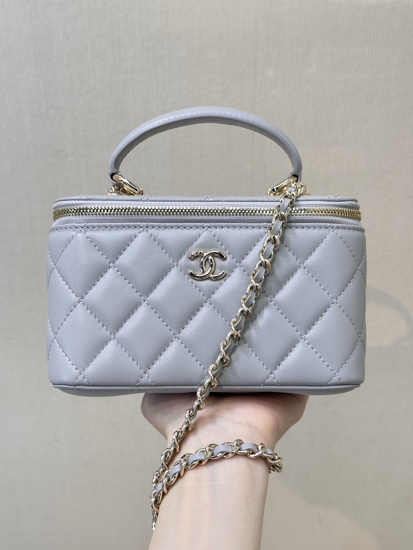 CHANEL Trendycc sac box matelassé en agneau, barre métallique horizontale, forme structurée, nouveau modèle raffiné, canal italien, en stock - qualité supérieure