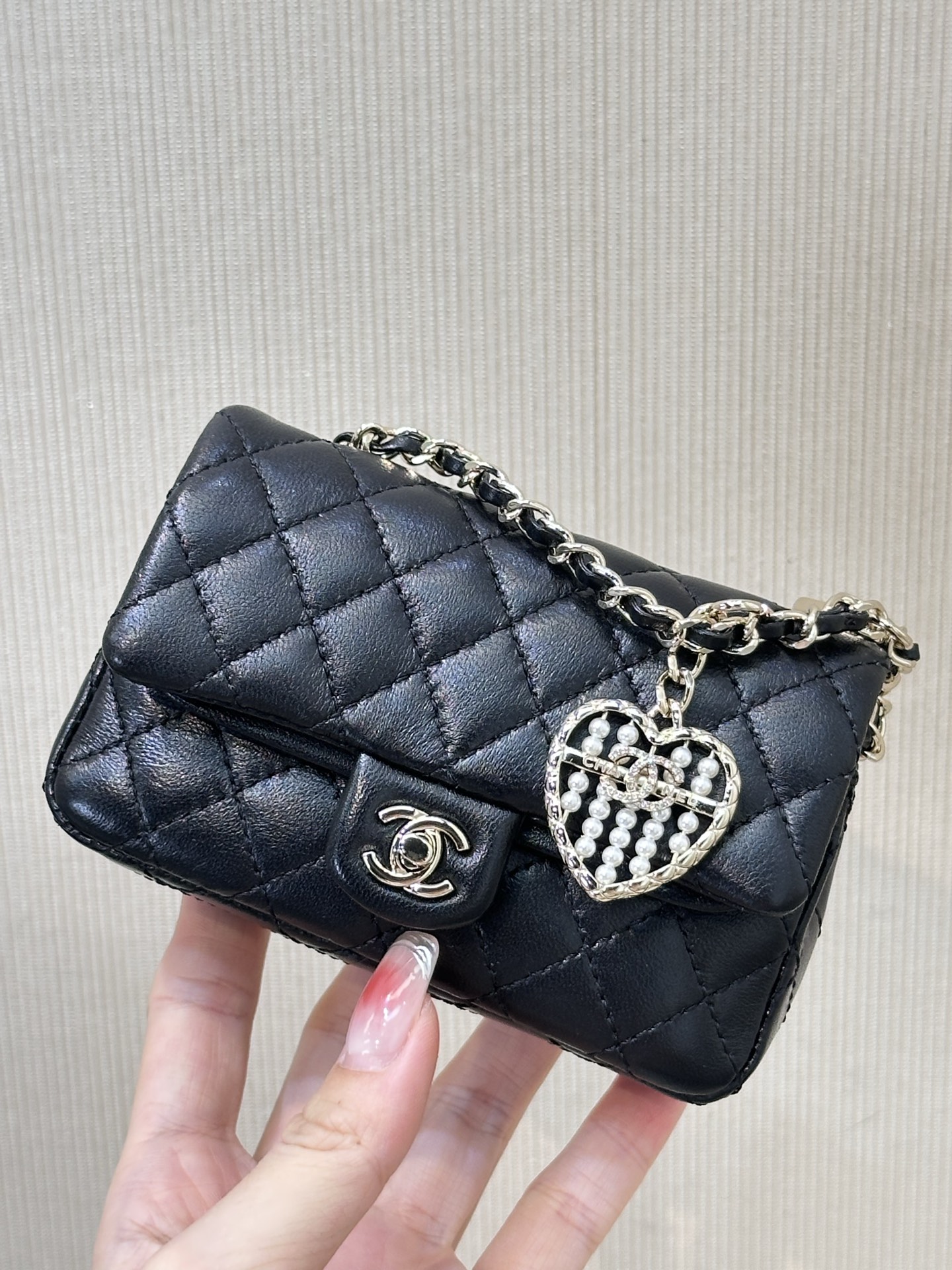4670 Black Me sorprendió mucho cuando recibí el producto por primera vez. Es más exquisito de lo que imaginaba y los de…