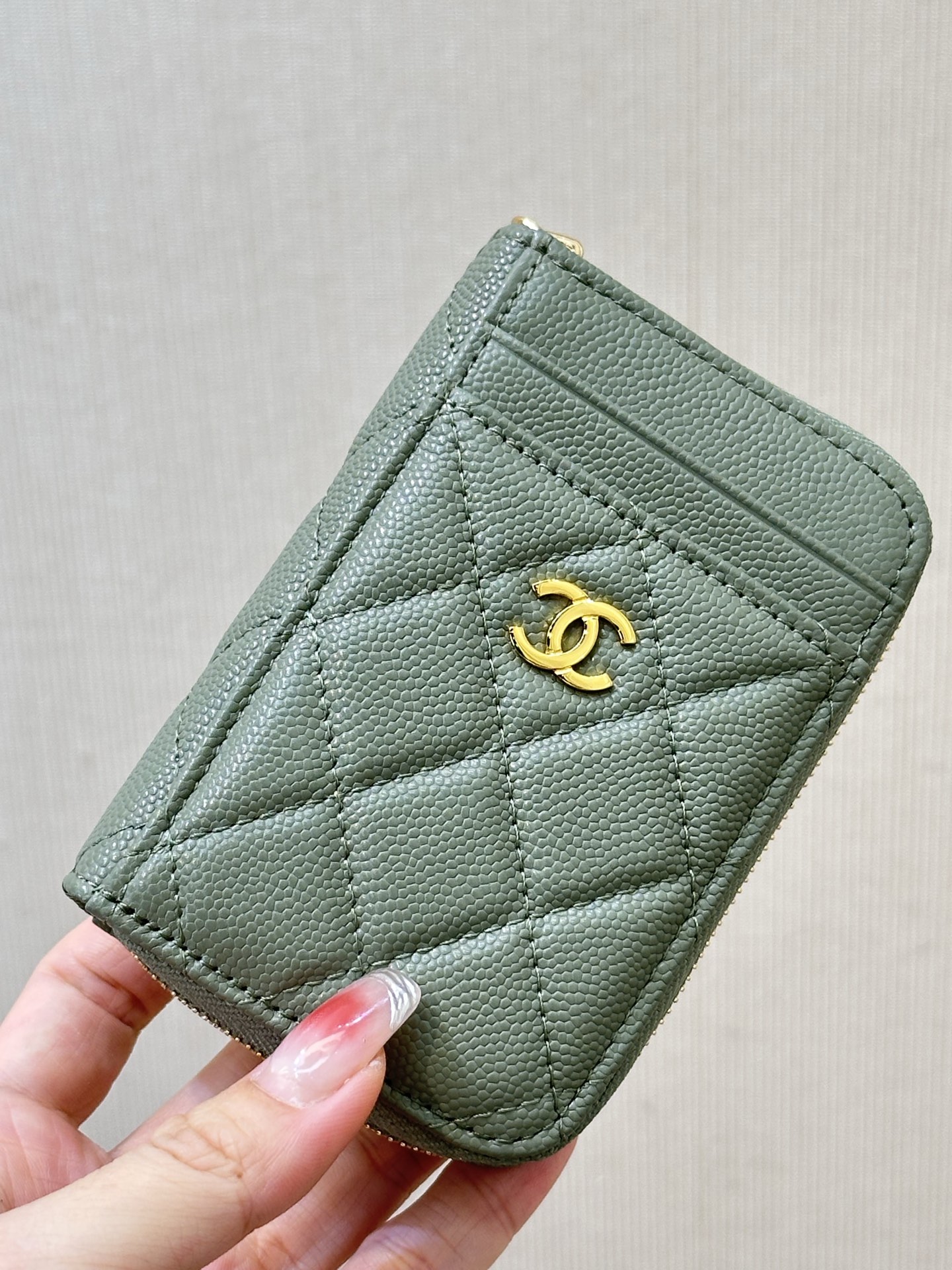 NO:674375,1650 double C classic buckle, plated with 18k real gold, the texture is all real photos, take it back and judge it yourself, no matter how much you say it is nonsense!  ,chanel wallet,chanel,wallets198609091650 双C经典扣,镀18k真金,质感都是实拍,好不好自己拿回去辨别,说再多都是废话！,chanel钱包,chanel,wallets,欧美剧