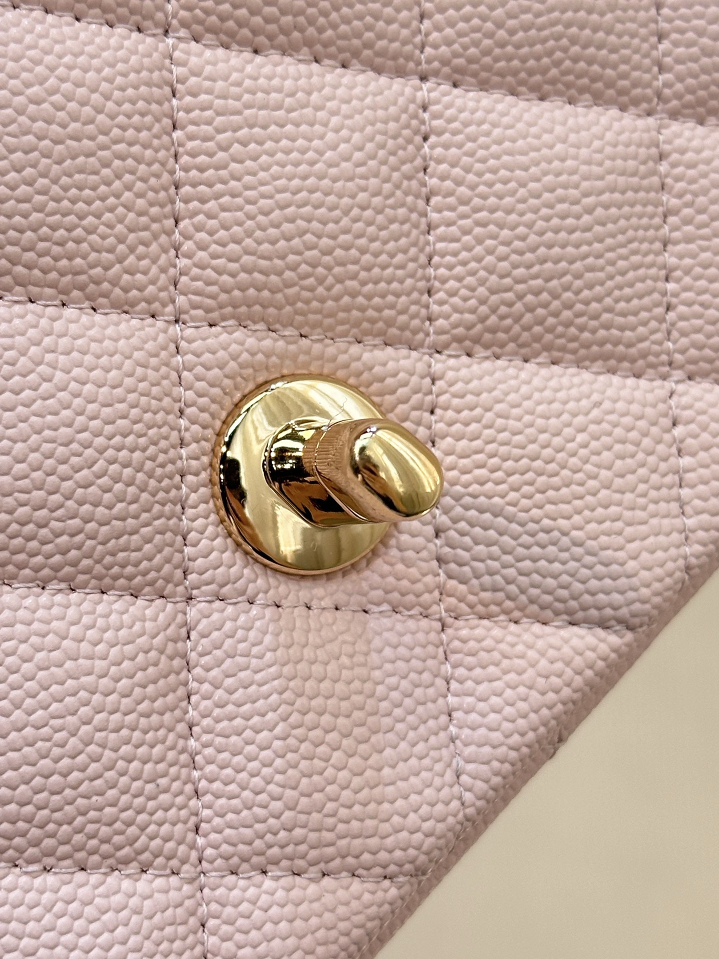 Luxurious Leather Shoulder Bag with Gold Plated Hardware, Designer Handbag 4 i1758191470528 2524 0 3