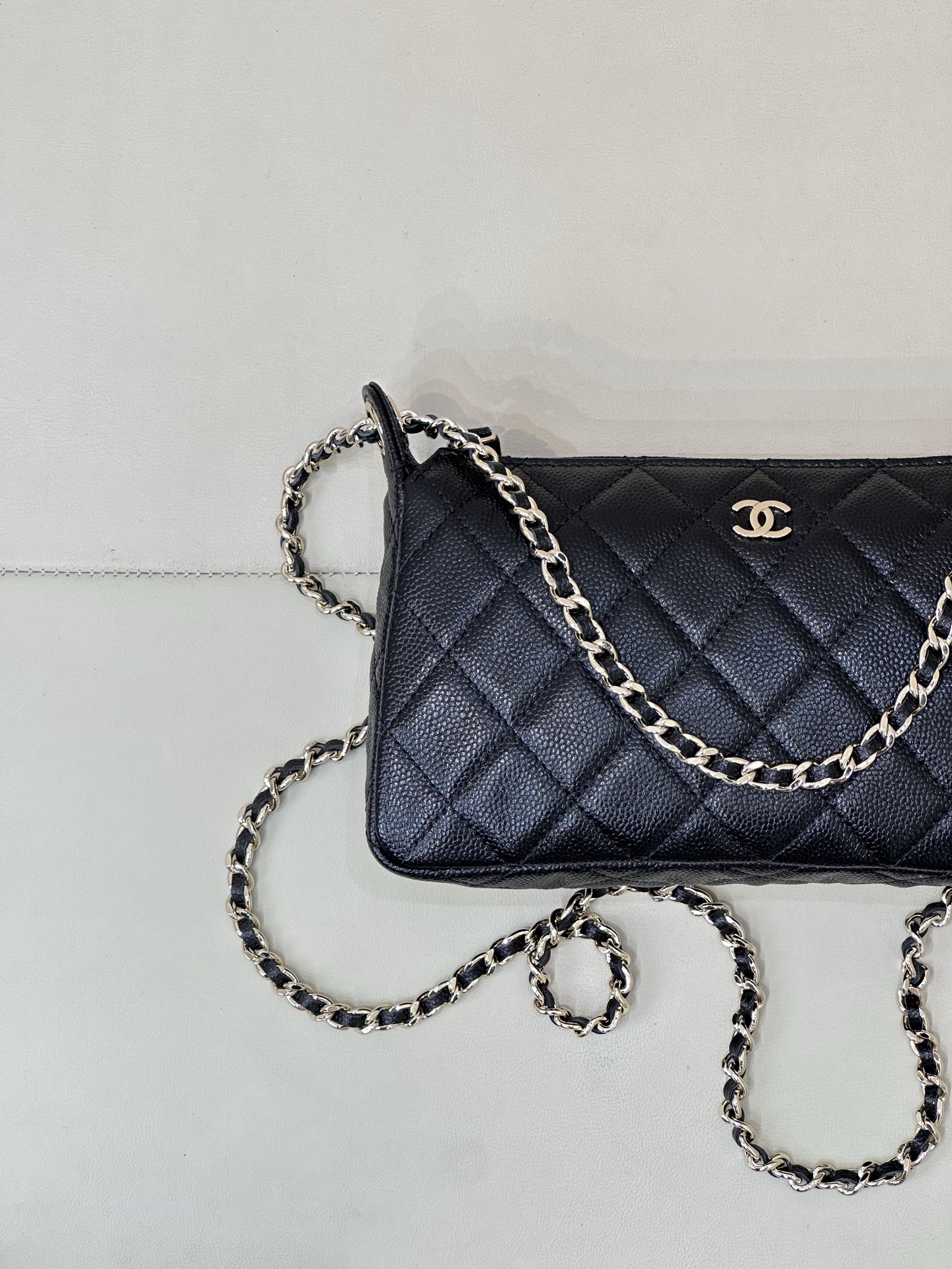Chanel 25 Double Chain Shoulder Bag, Classic Flap Bag, Black, 26-17-8cm 5 i1758270285568 7954 0 4