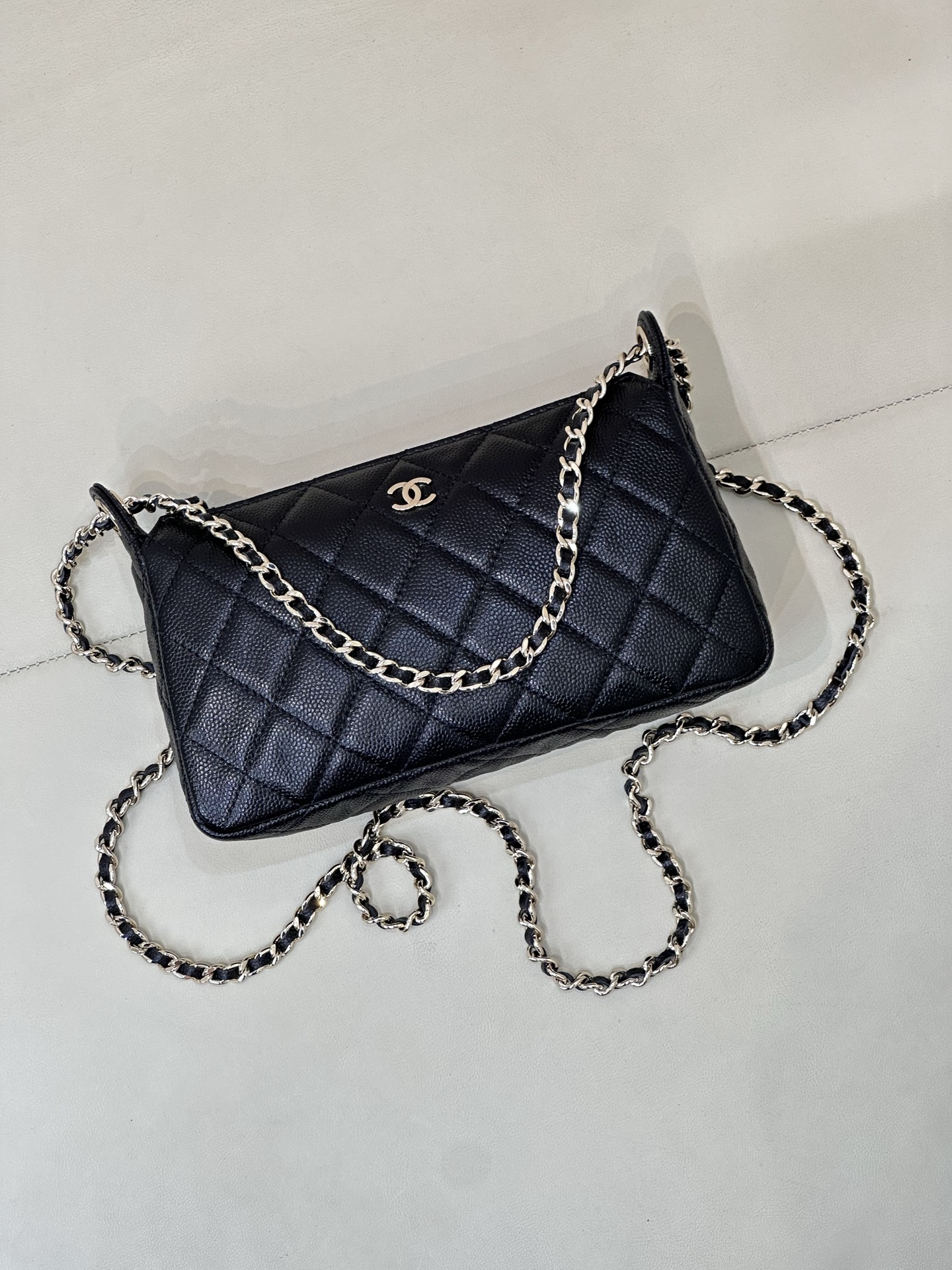 Chanel 25 Double Chain Shoulder Bag, Classic Flap Bag, Black, 26-17-8cm 4 i1758270285746 8685 0 3