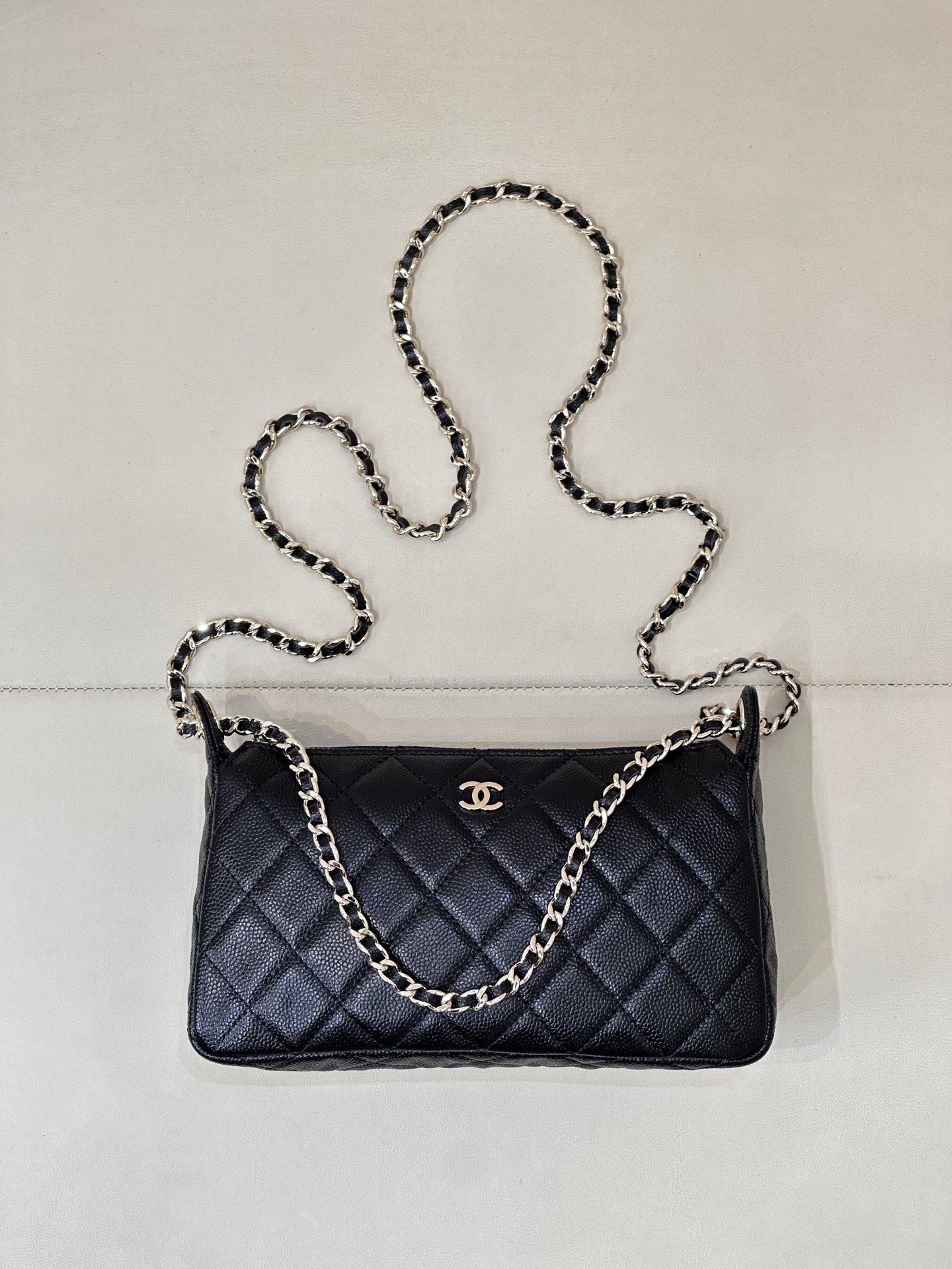 Chanel 25 Double Chain Shoulder Bag, Classic Flap Bag, Black, 26-17-8cm 1 i1758270285747 4359 0 0