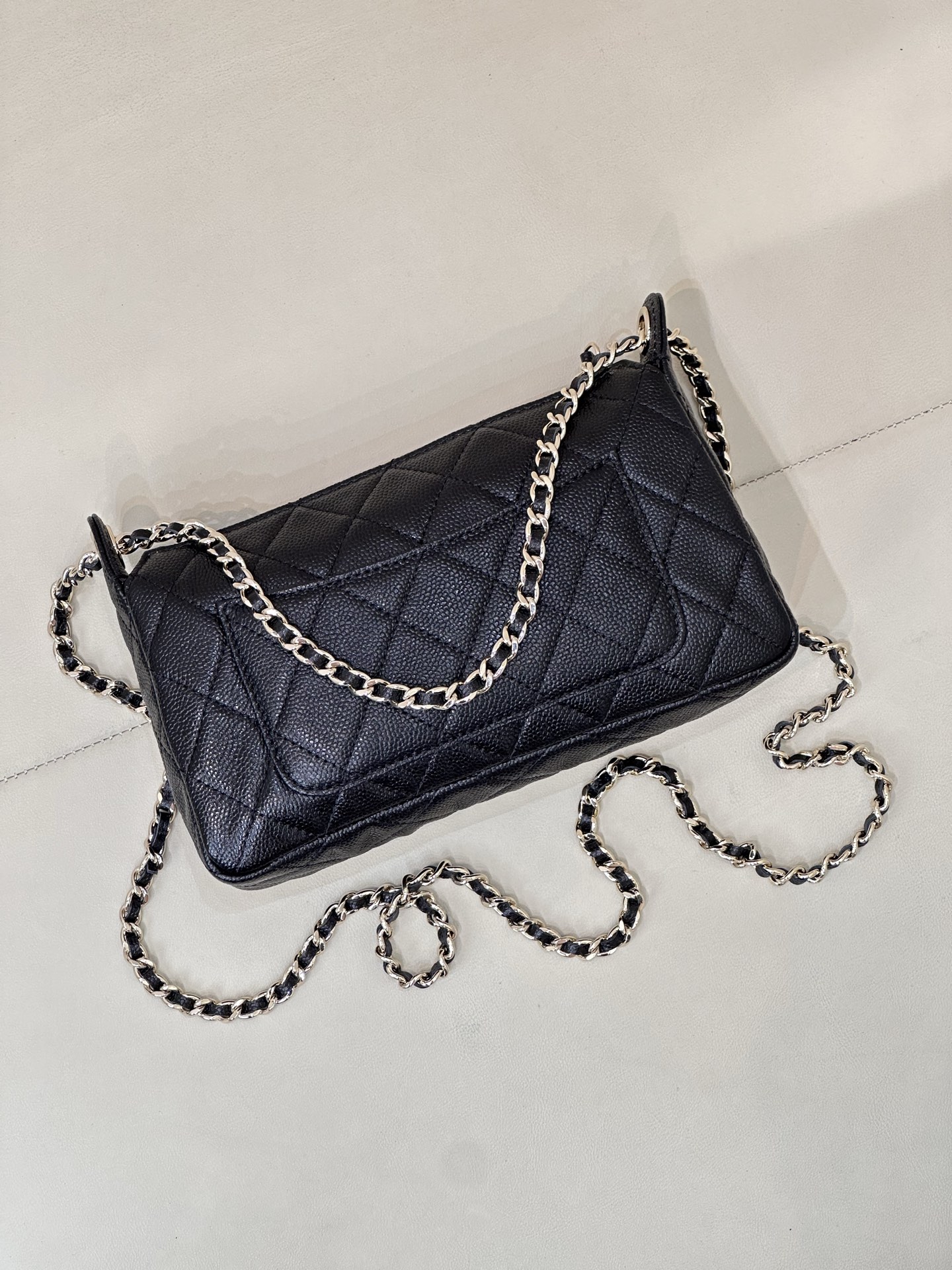 Chanel 25 Double Chain Shoulder Bag, Classic Flap Bag, Black, 26-17-8cm 9 i1758270287258 7011 0 8