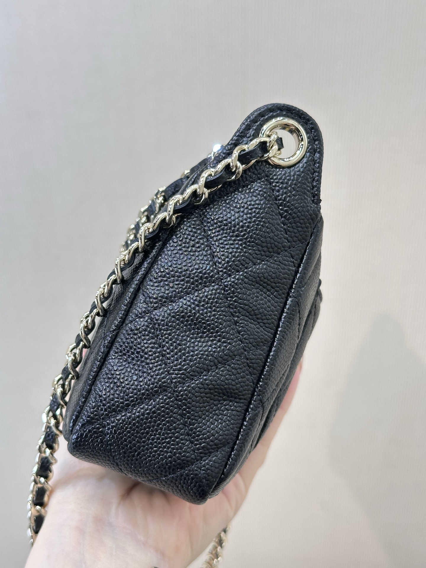 Chanel Black Quilted Leather Shoulder Bag with Silver-Tone Chain 5 i1758270317633 6647 0 3