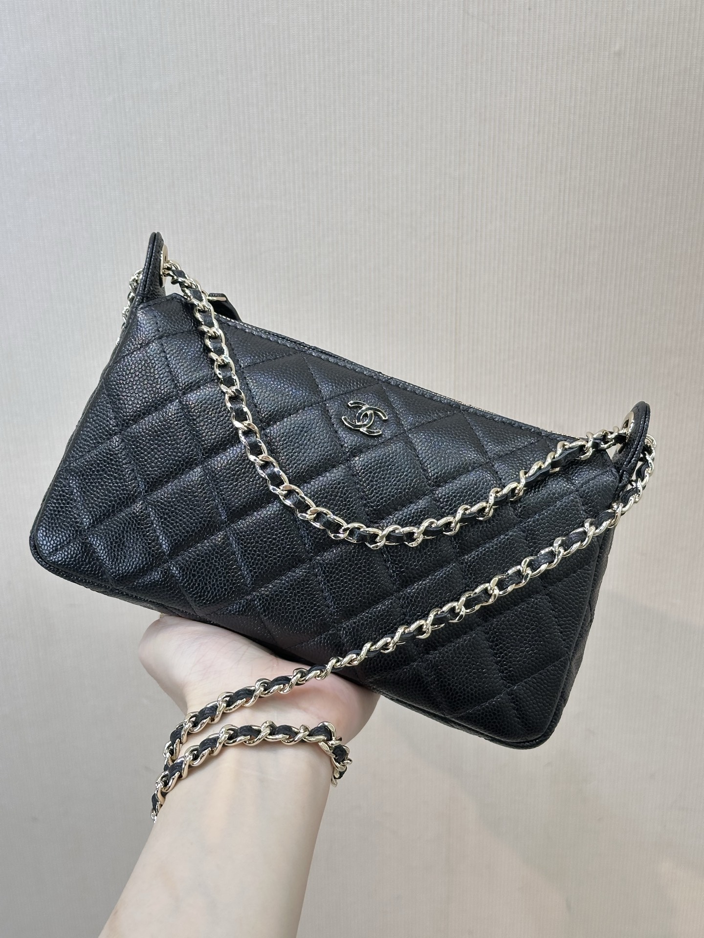 Chanel Black Quilted Leather Shoulder Bag with Silver-Tone Chain 3 i1758270317875 7615 0 1
