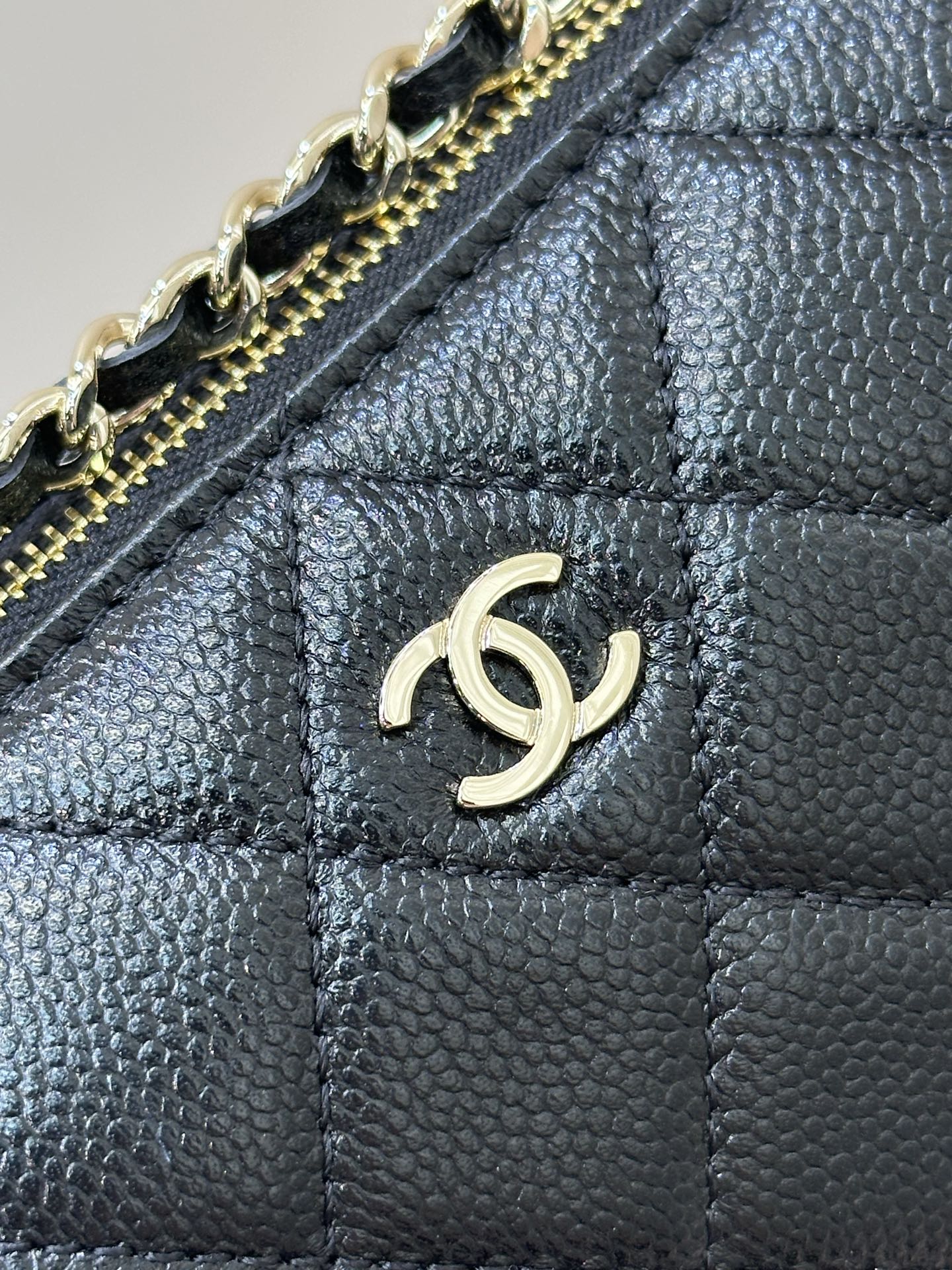 Chanel Quilted Leather Shoulder Bag with Silver-Tone Hardware 6 i1758270332263 3055 0 4