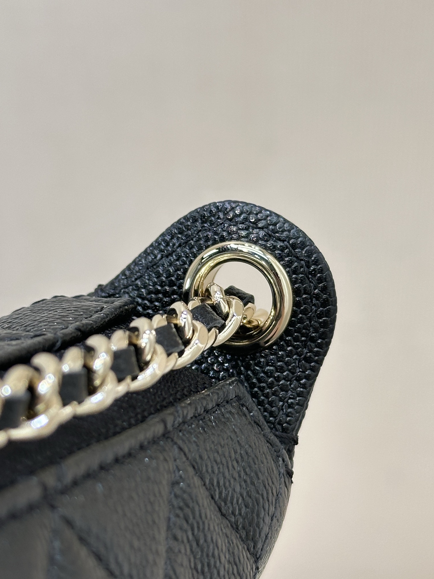 Chanel Quilted Leather Shoulder Bag with Silver-Tone Hardware 7 i1758270334592 5604 0 5