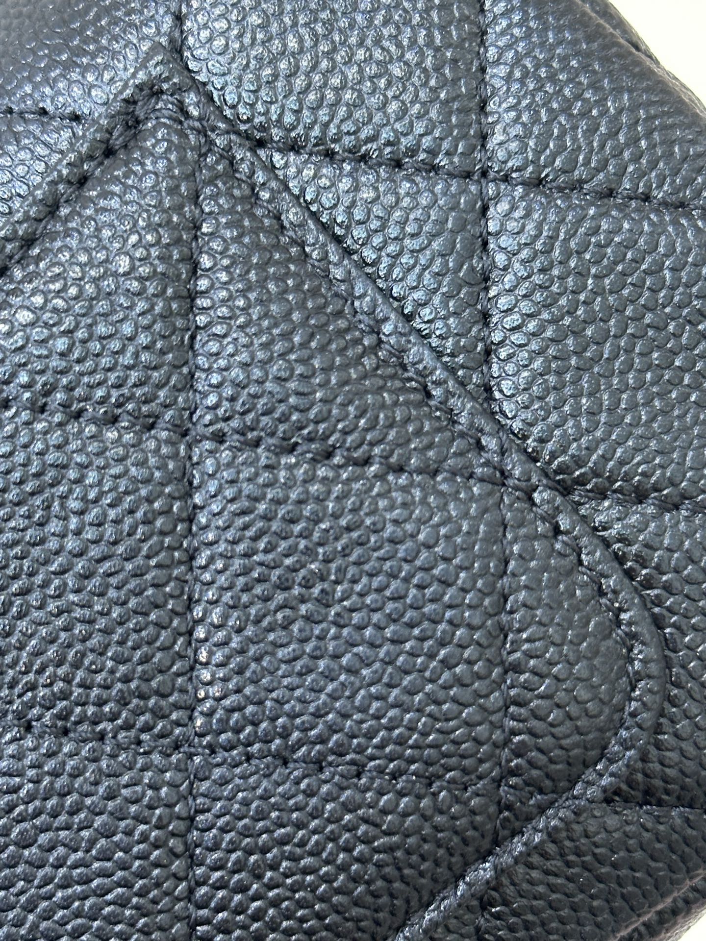Classic Flap Bag with Caviar Leather, Timeless Design and Luxurious Texture 9 i1758270380815 4621 0 7