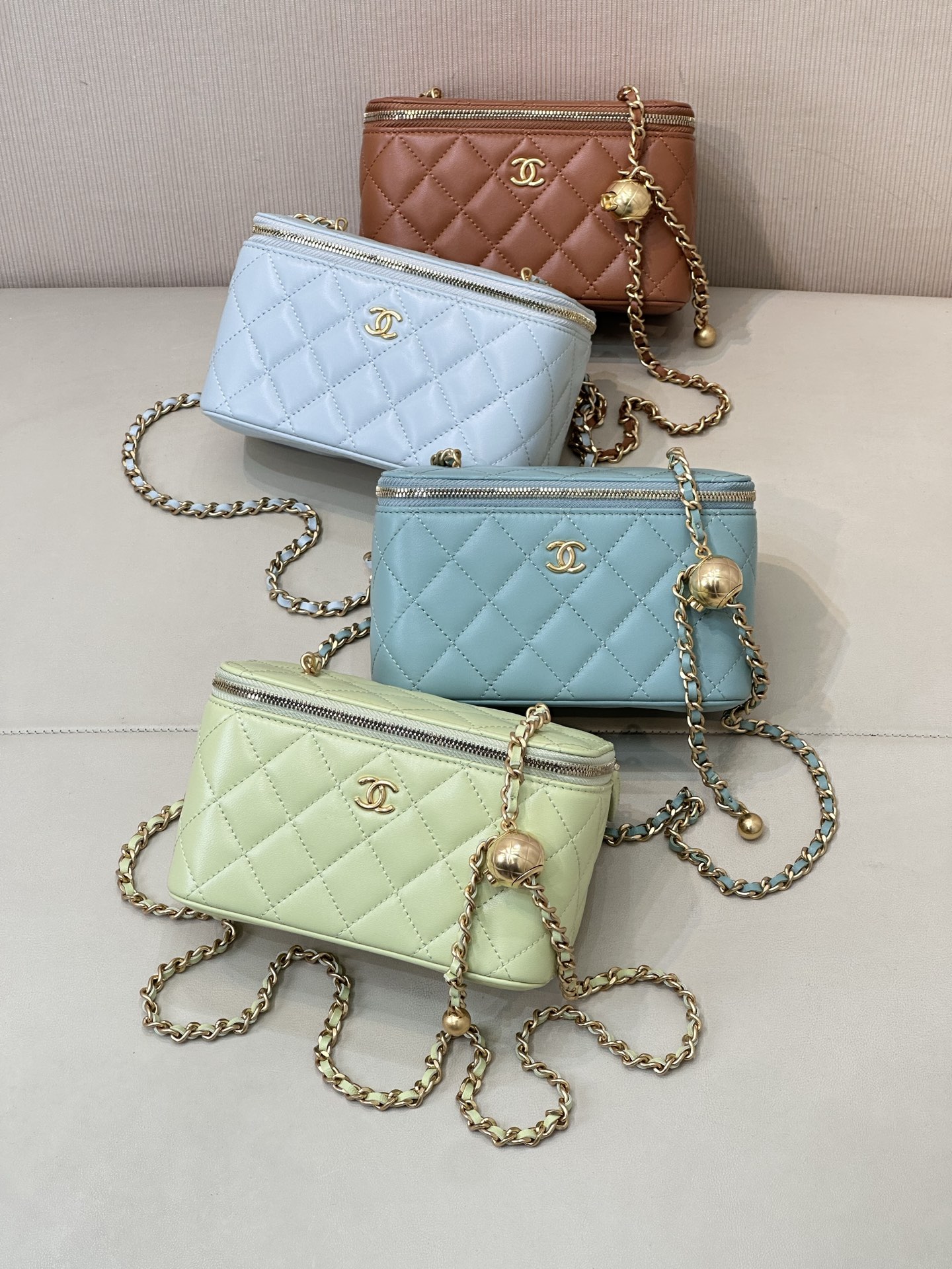 Chanel Gold Ball Vanity Bag: Lambskin Leather, Adjustable Chain, and Chic Design 3 i1758280348482 5541 0 3