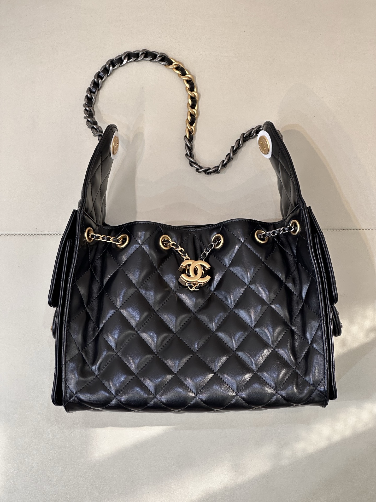 Chanel 25C Early Spring Multi-Pocket Hobo Bag - Street Style & Spacious 9 i1758870548685 8541 0 7