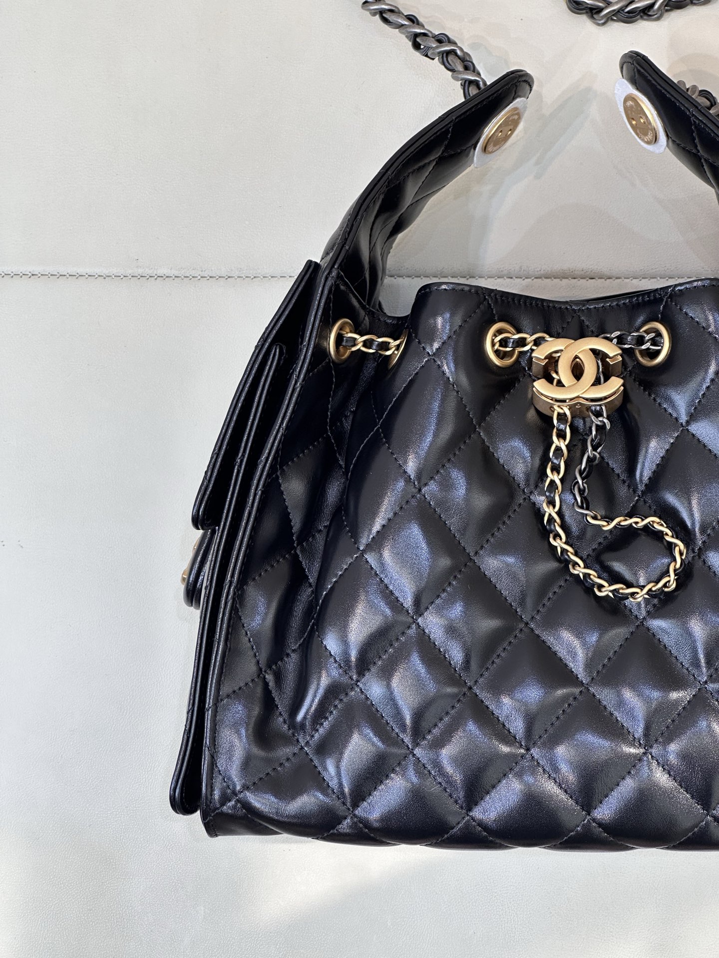 Chanel 25C Early Spring Multi-Pocket Hobo Bag - Street Style & Spacious 3 i1758870548756 2642 0 1