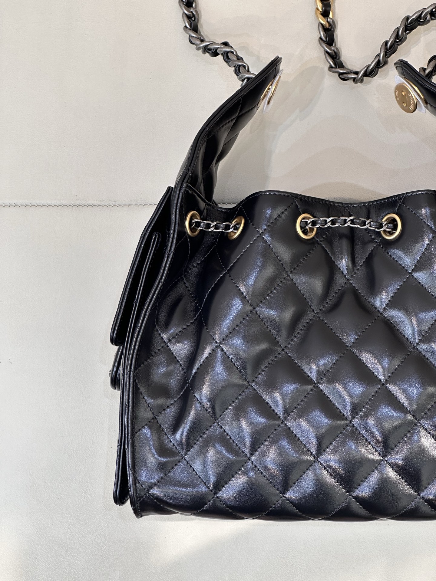 Chanel 25C Early Spring Multi-Pocket Hobo Bag - Street Style & Spacious 6 i1758870549844 6300 0 4