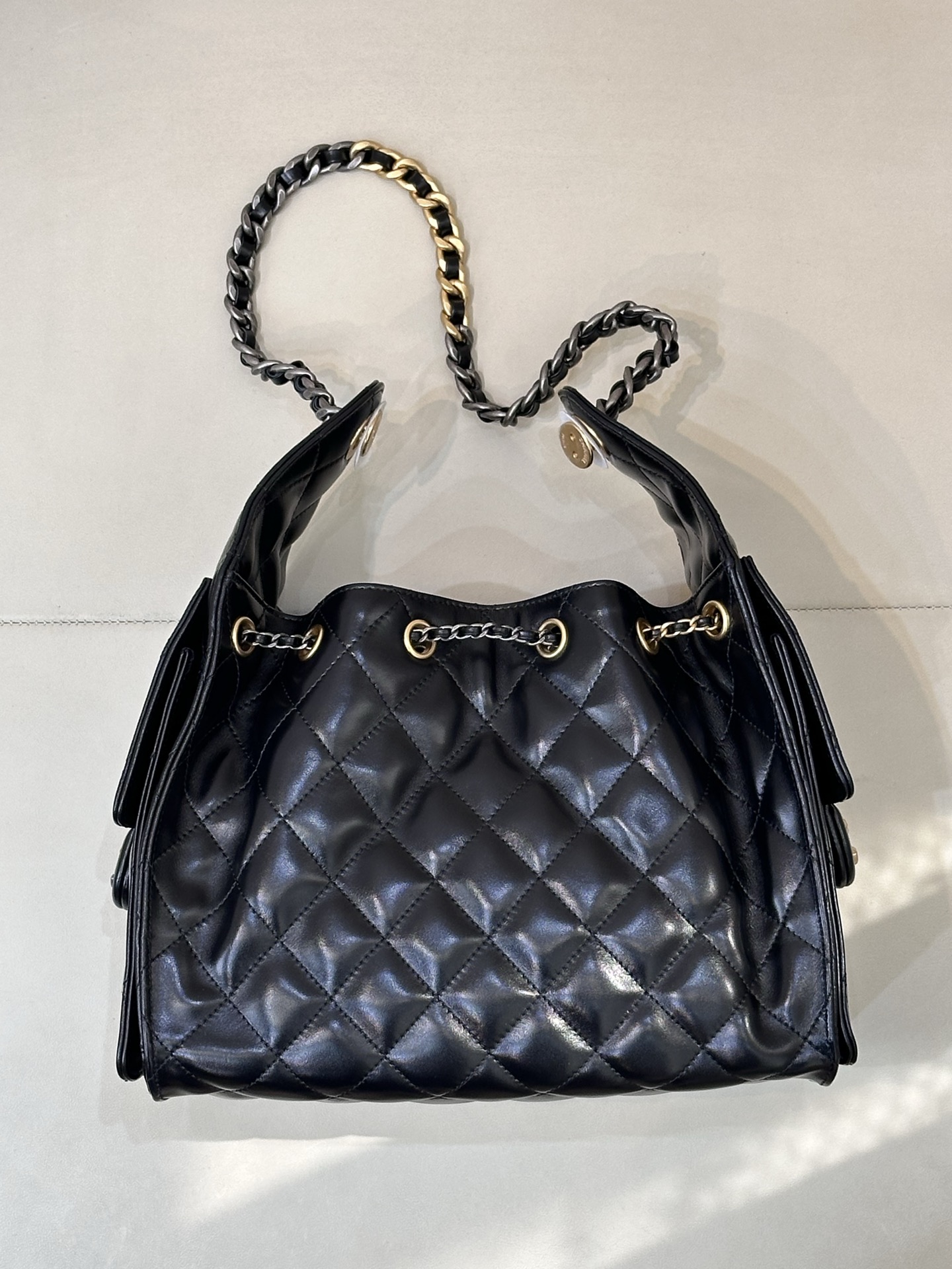 Chanel 25C Early Spring Multi-Pocket Hobo Bag - Street Style & Spacious 5 i1758870549856 5938 0 3