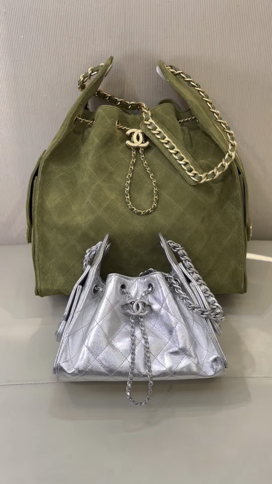 5631/5311 Bolso hippie con cordón Chanel 25c hobo ¡Hobo pequeño caballo oscuro de 25c! El artículo más popular de esta …