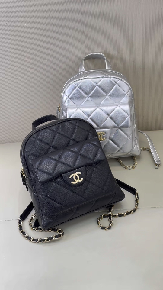 5793 Mochila Xiaoxiang 25k. Aunque el bolso es pequeño, es muy práctico.