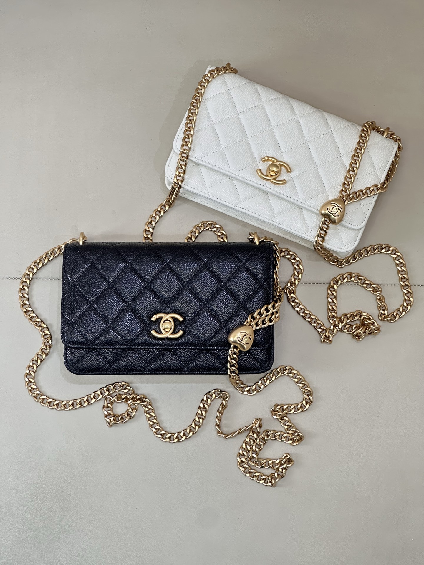 3201 Aunque muchas marcas han lanzado bolsos WOC, el WOC de Chanel es el más fragante. ¡También esperé tres meses para …