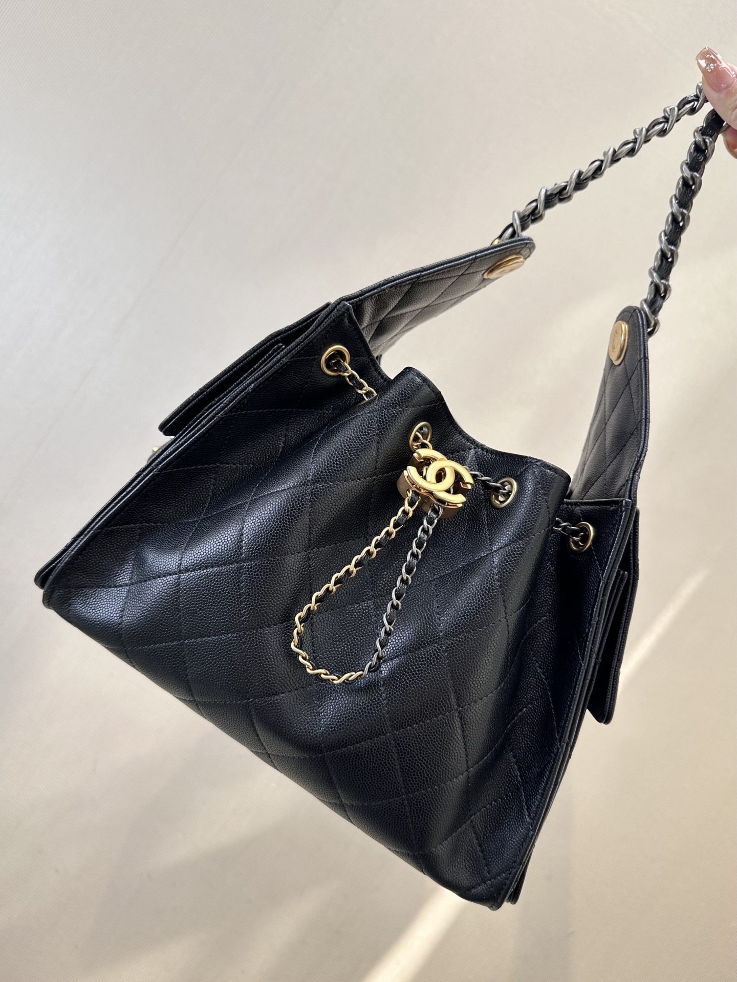 5293 Chanel25, otro bolso de Chanel que lleva el nombre de un número. Después de Chanel19 y Chanel22, hay otro bolso qu…