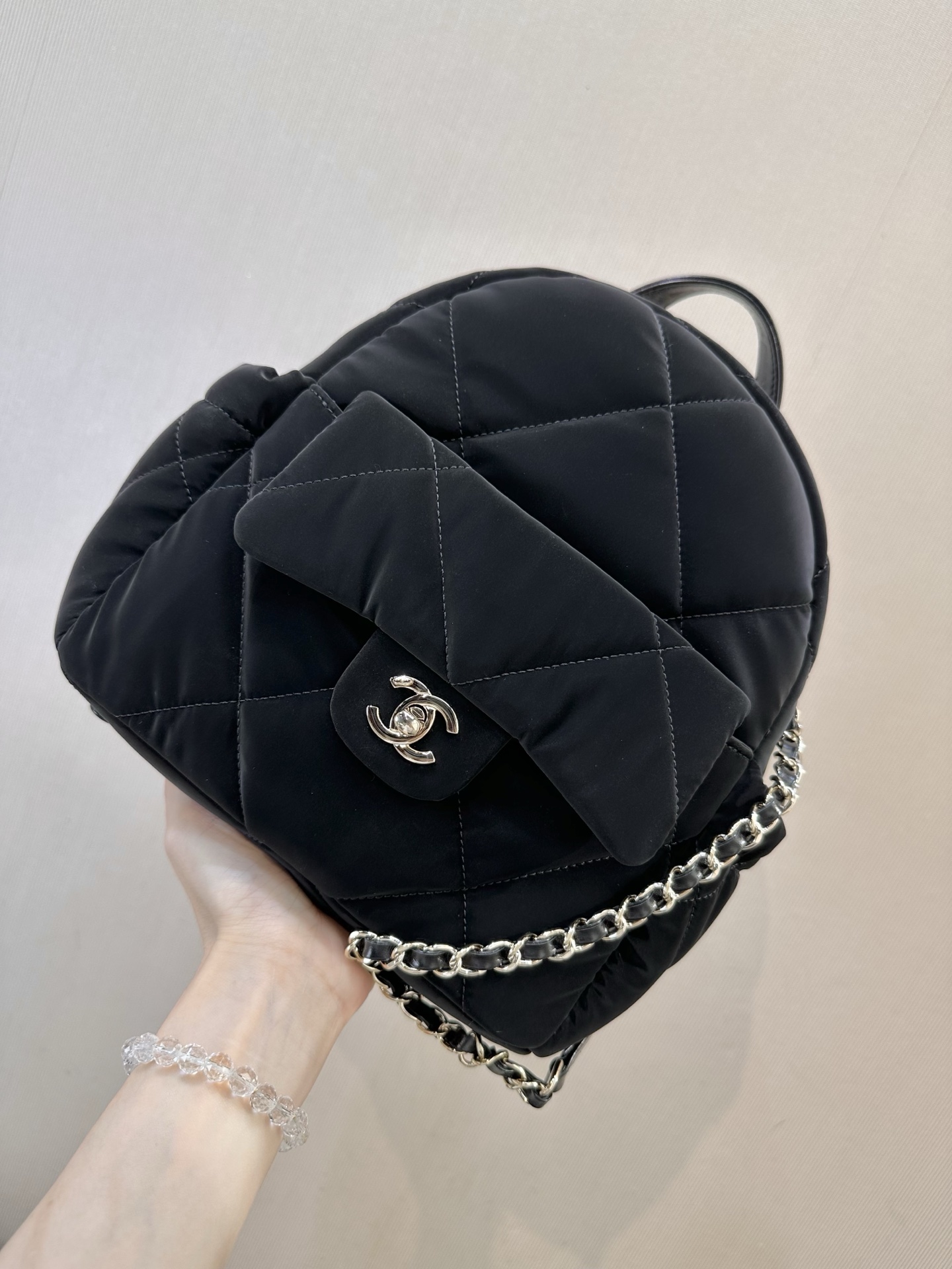 5679 ¡La serie de esquí Coco Neige de este año es directamente una bendición! Esta mochila es simplemente un "tesoro de…