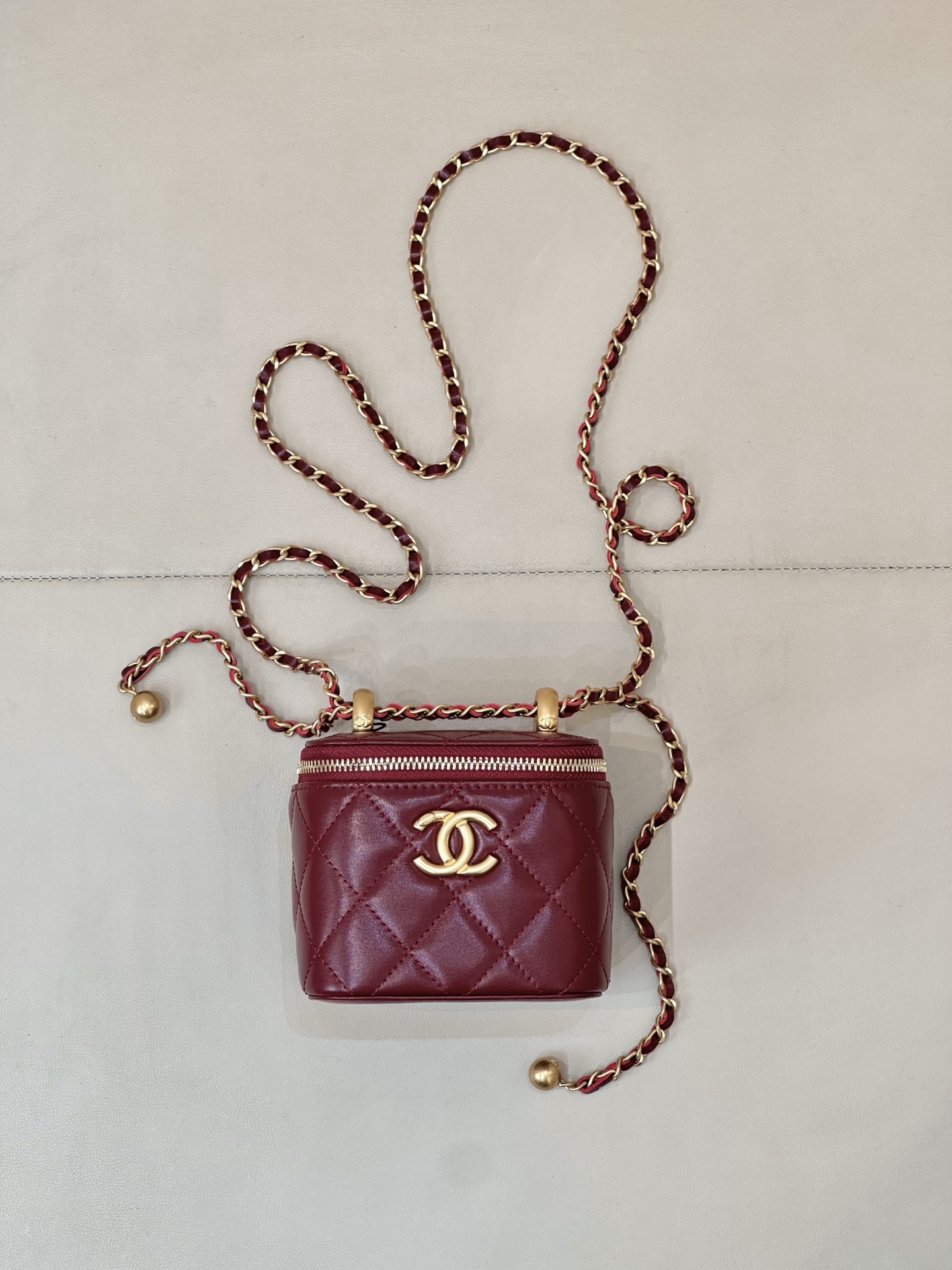 ¡El bolso pequeño con cuentas dobles 2292 Chane*23c es exquisito y versátil! ¡Pequeño y exquisito, contiene un encanto …