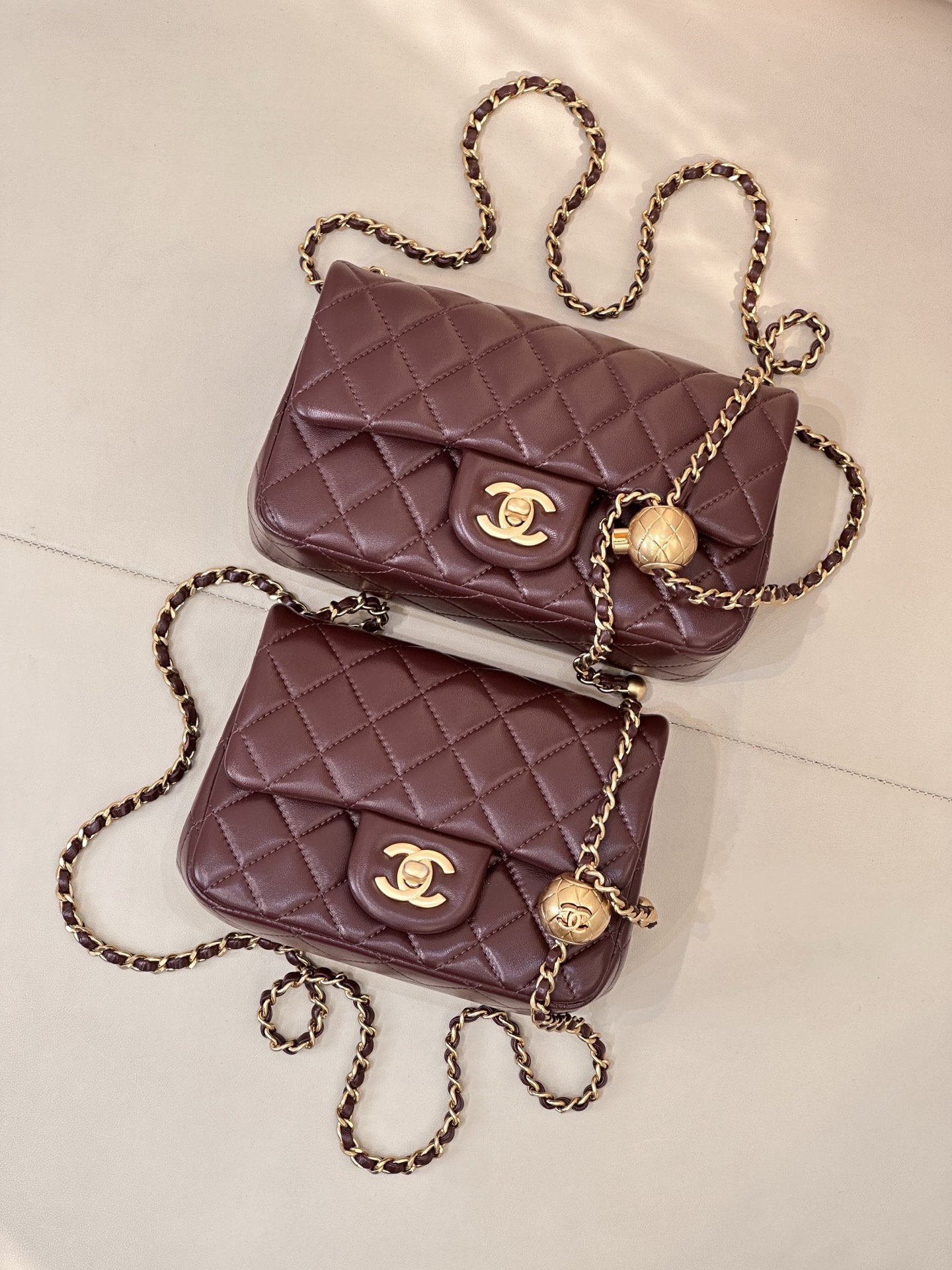 1786/1787 Productos del canal Chane * Xiaoxiang nuevo bolso con cadena de bolas doradas‼ ️ ¡No hace falta decir lo popu…