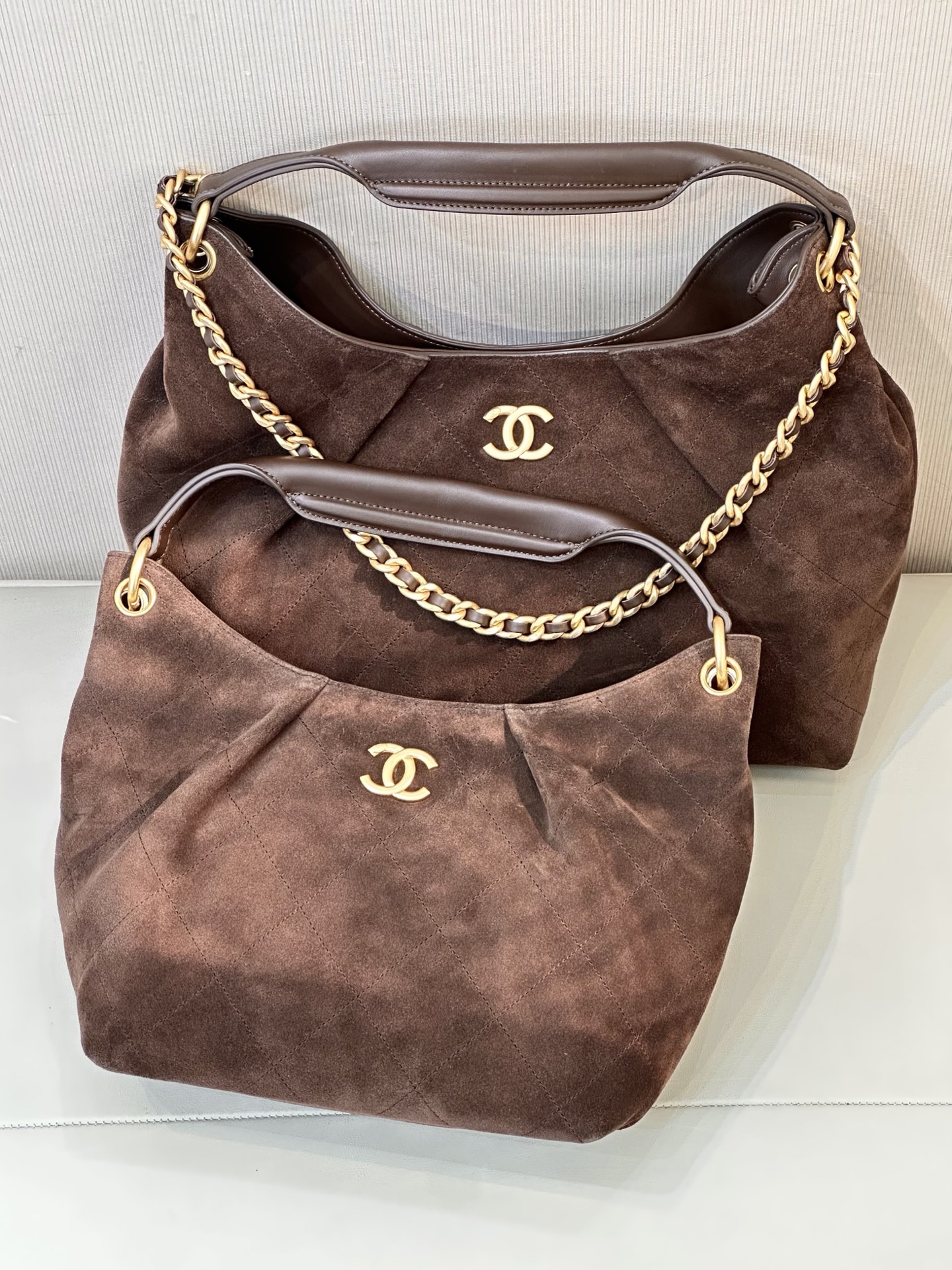 5970/5978 CHANEL 26C, el nuevo bolso Hobo hippie de principios de primavera, ¡está destinado a agotarse tan pronto como…