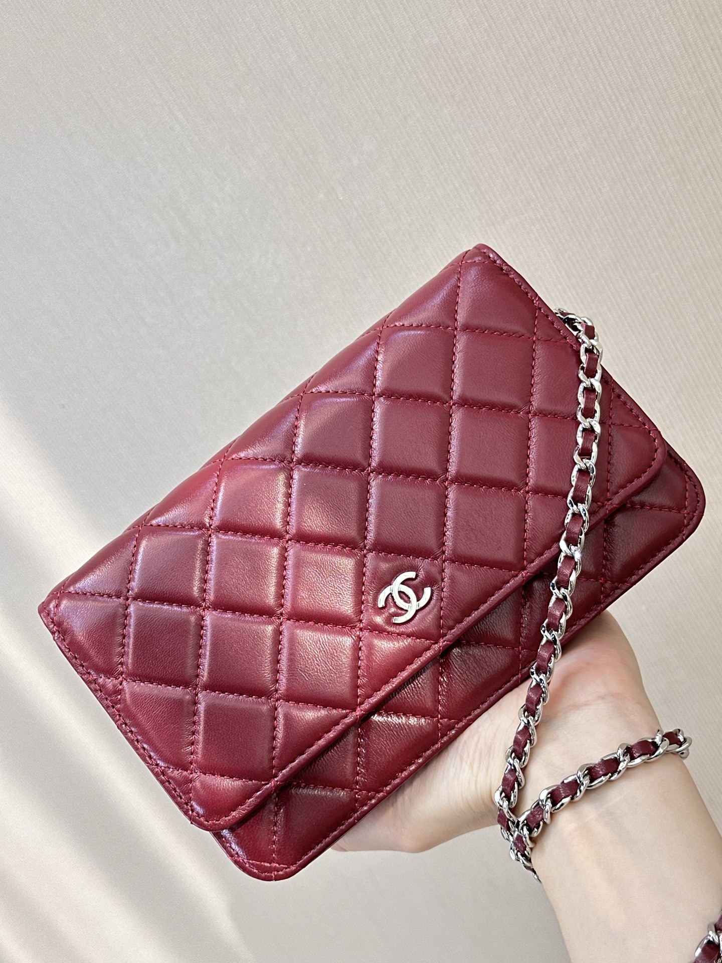 NO:853322,0250 Let’s take a look at the hardware details. The font shape and the texture of the hardware are all shown in the pictures. All the details are original and they are original, chanel wallets, chanel, wallets.198609090250 五金细节大家都看看 字体形态以及五金的质感 图上的展现尽是实力的体现 所有的细节点均原版,本身就是原装的,chanel钱包,chanel,wallets,欧美剧