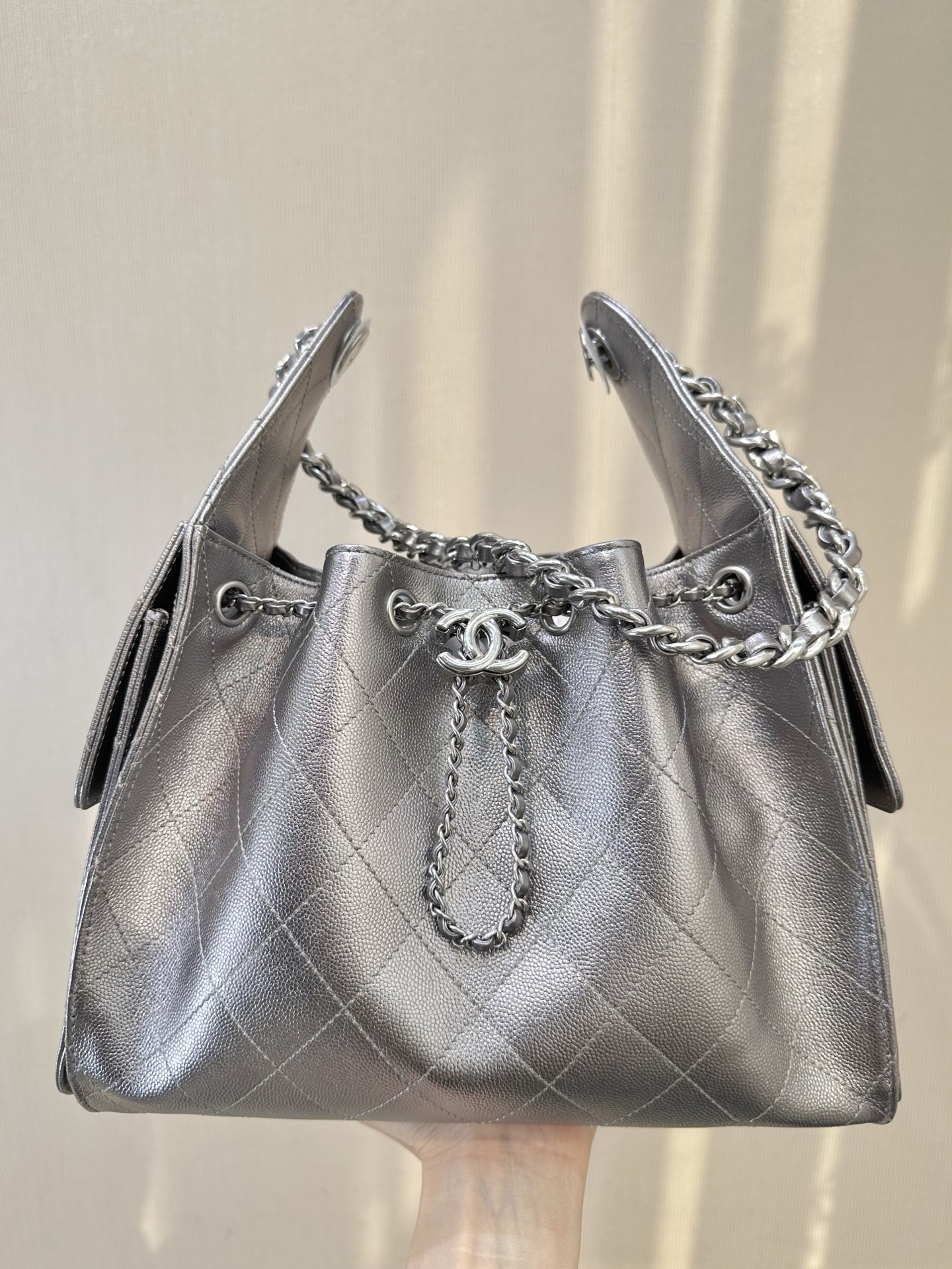 5293 es un bolso popular en la feria 25C, tanto en términos de material como de diseño. Después de Chanel19 y Chanel22,…