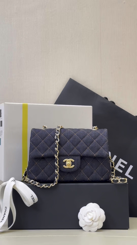 69900 Chanel 25c "Modern Denim" ¡Un CF muy de moda!