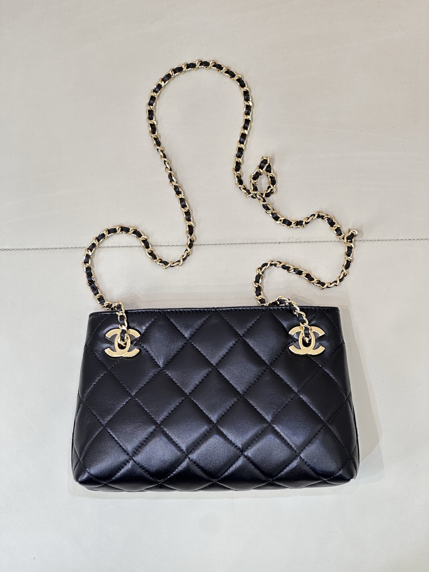 ¡6248 CHANEL 26s ha estado ganando impulso recientemente! ! ¡Desde su debut, su popularidad se ha disparado visiblement…